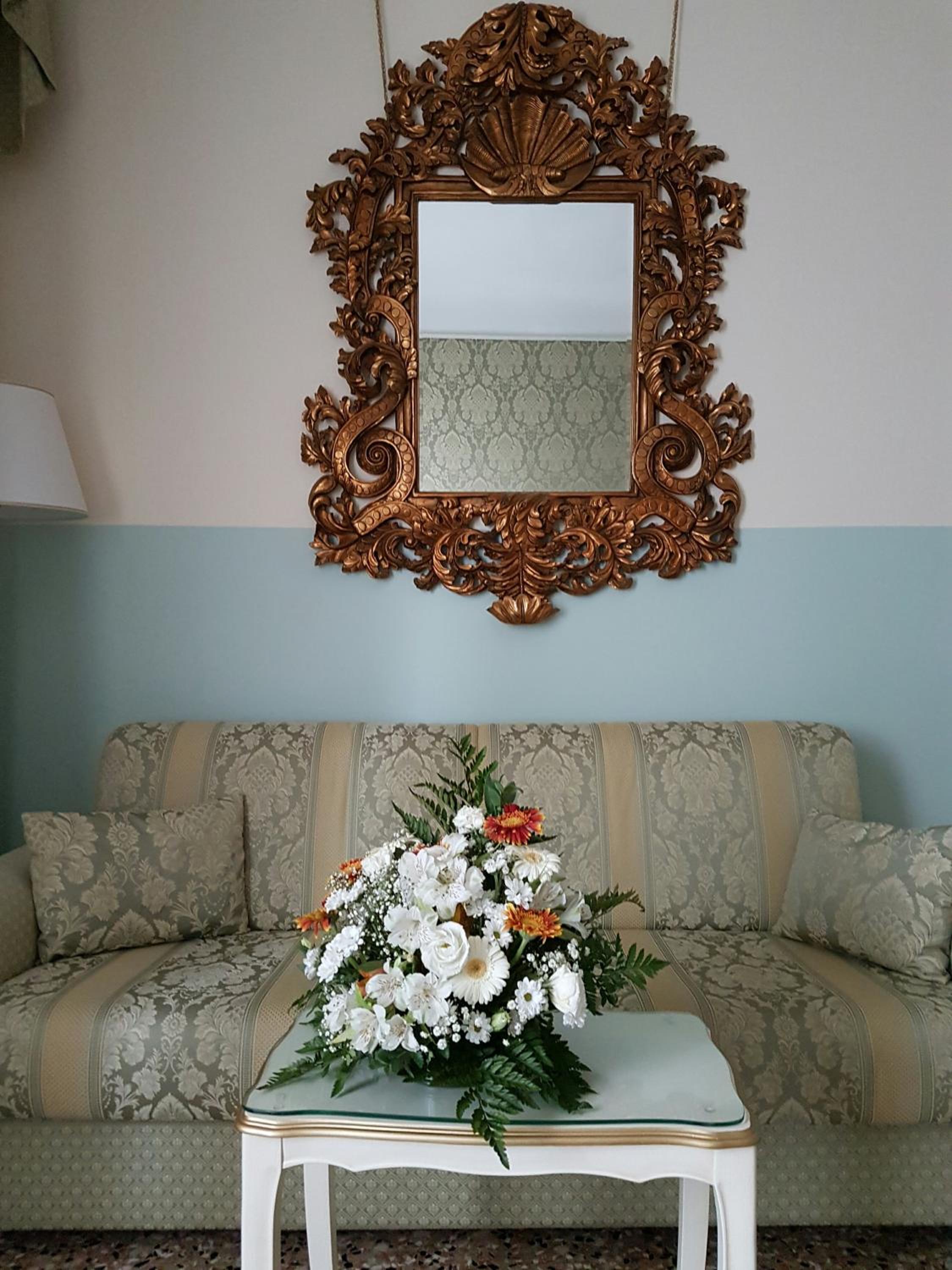 Friendly Venice Suites