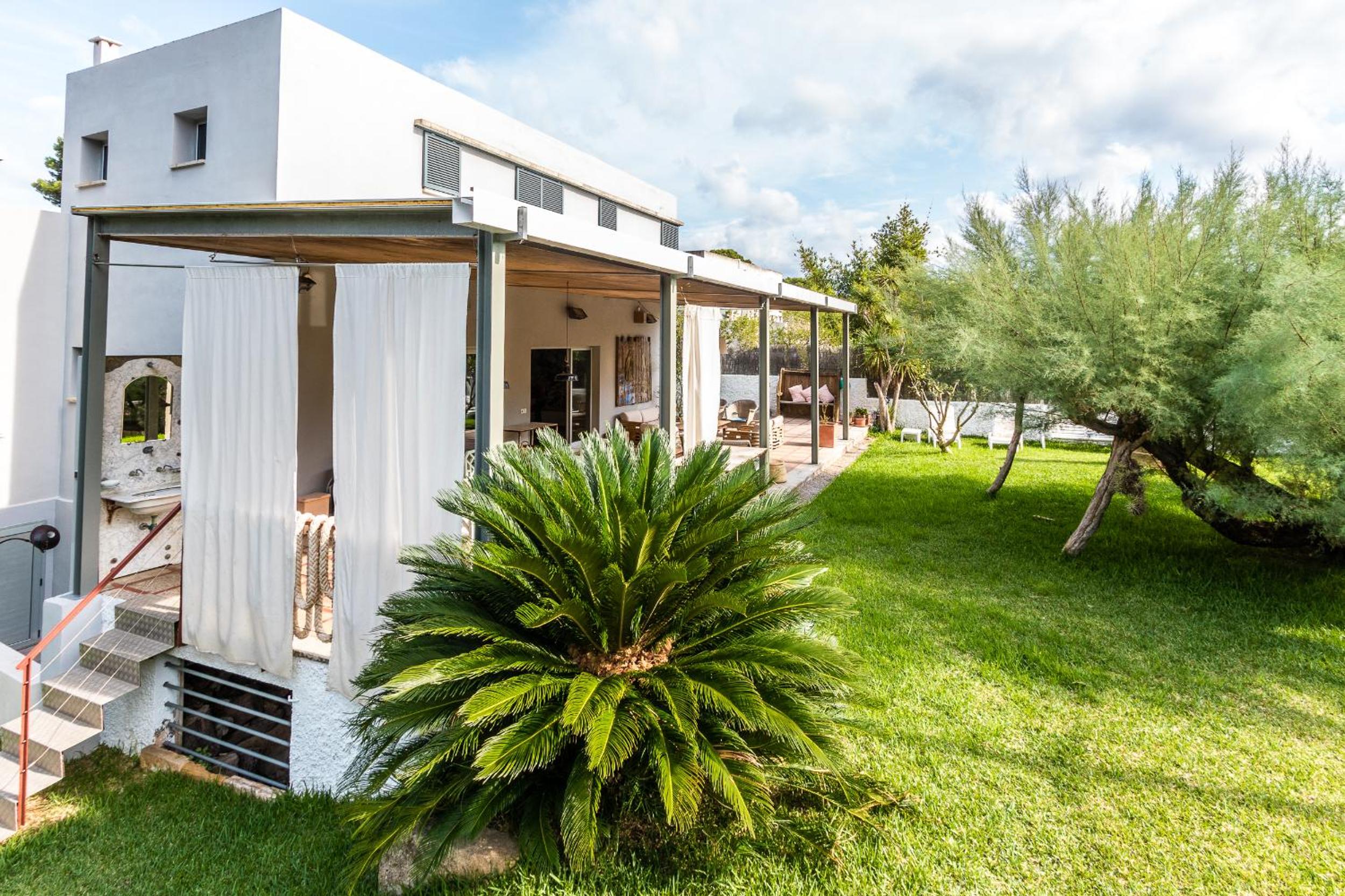 Villa Cala Clara By homevillas360 view 4