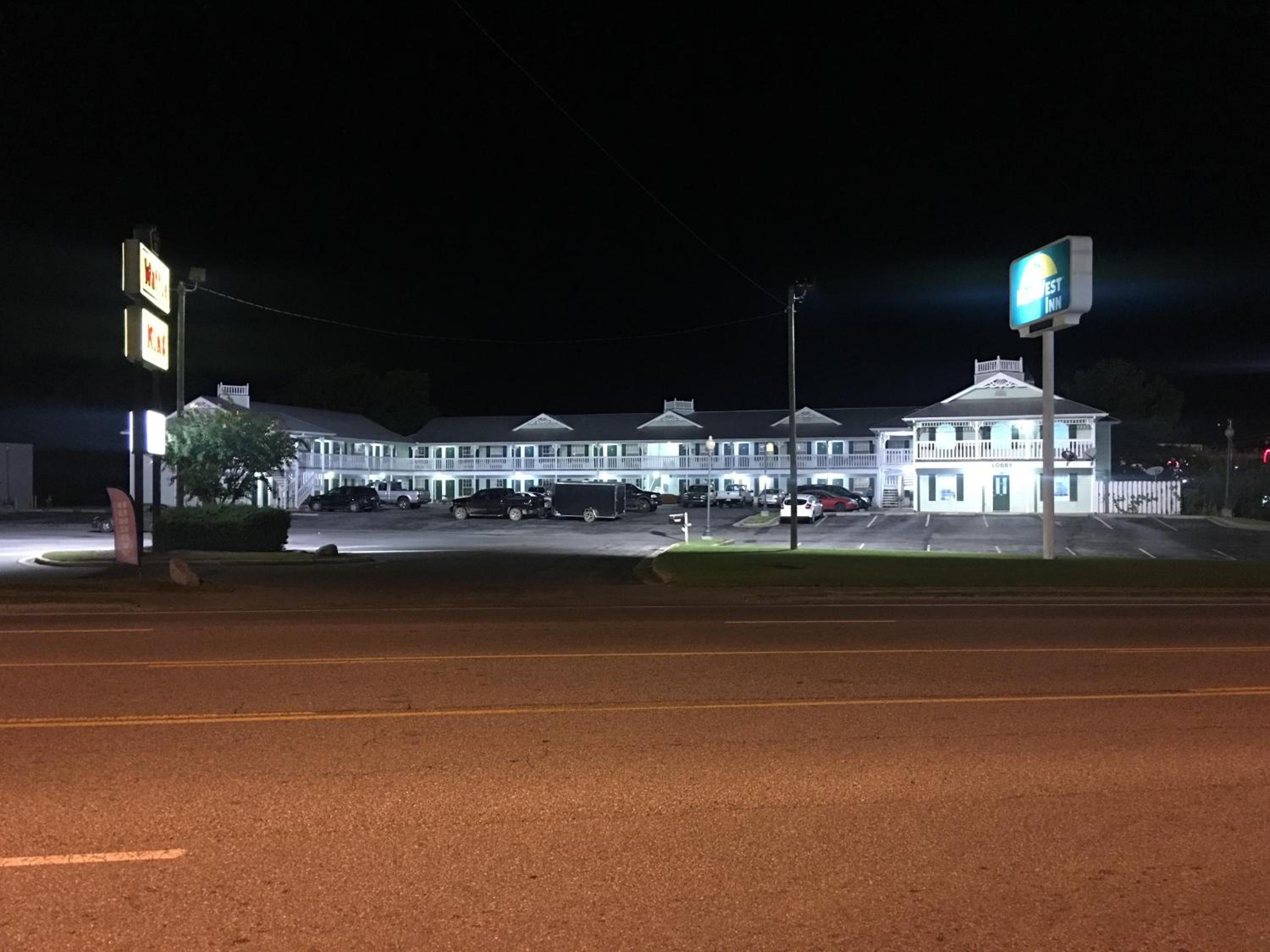 Key West Inn - Chatsworth