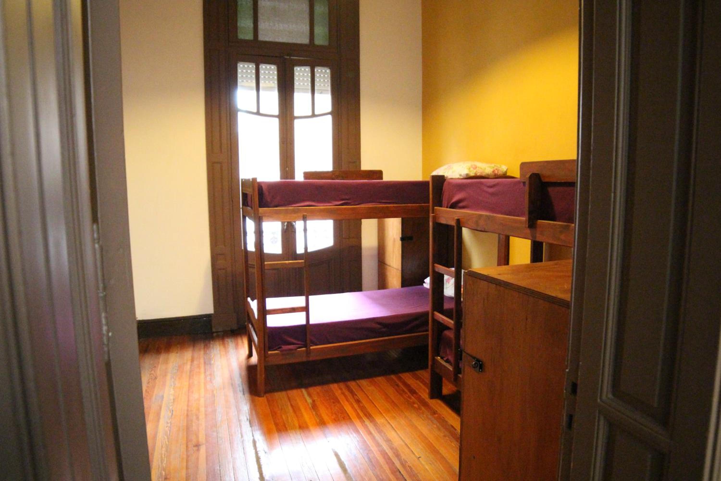 Hostel Brava mansa