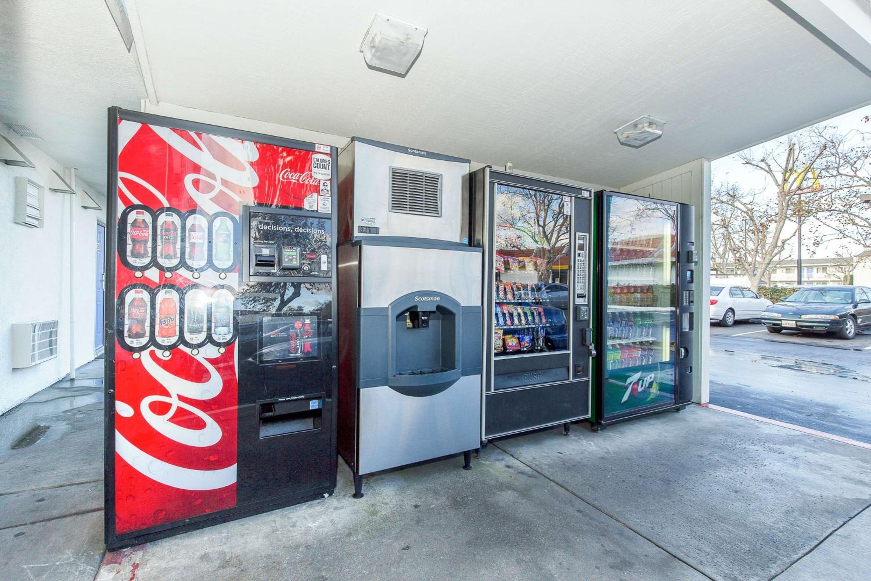 Hayward Vacations - Motel 6 Hayward, CA- Silicon Valley Gateway - Property Image 14