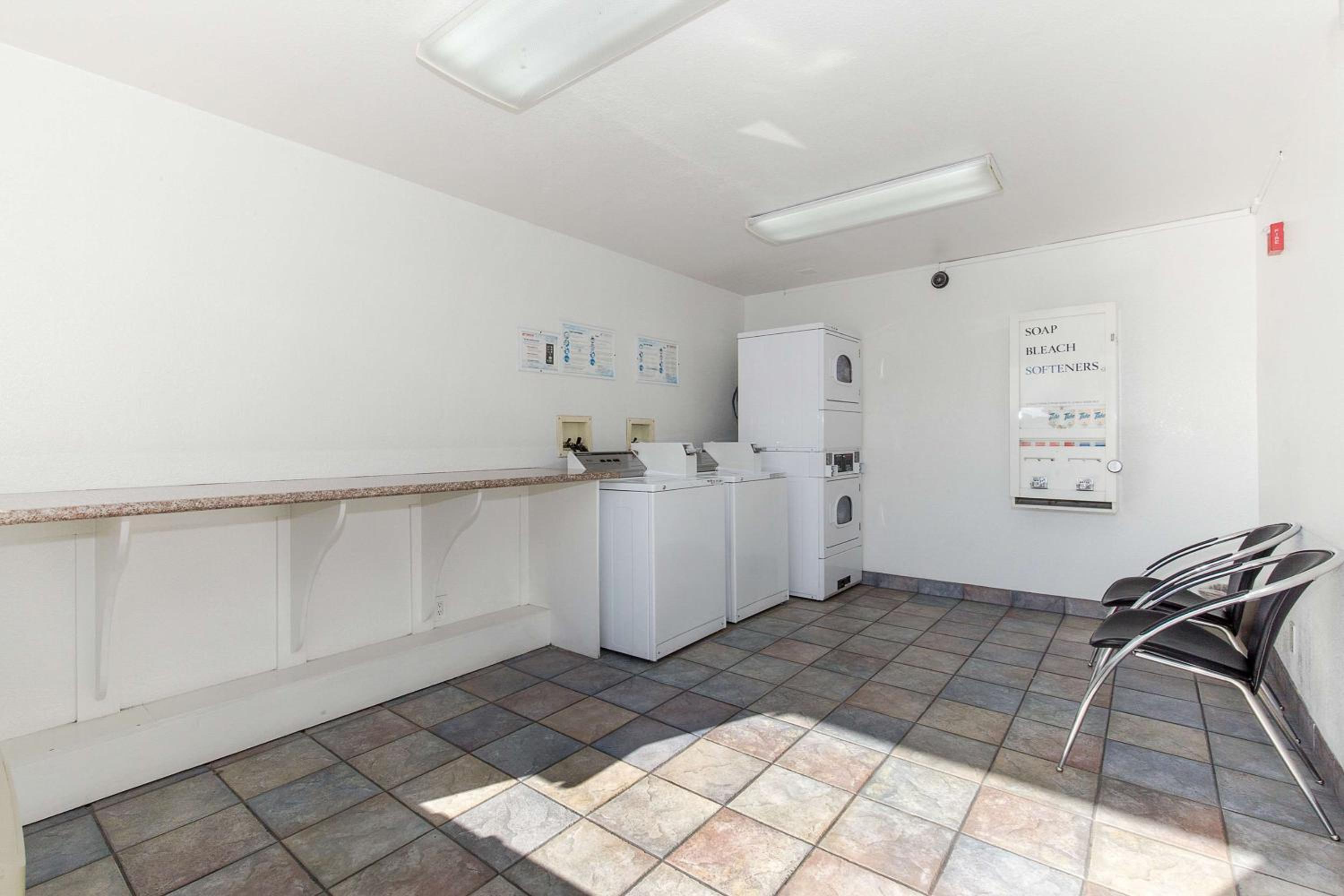 Hayward Vacations - Motel 6 Hayward, CA- Silicon Valley Gateway - Property Image 20