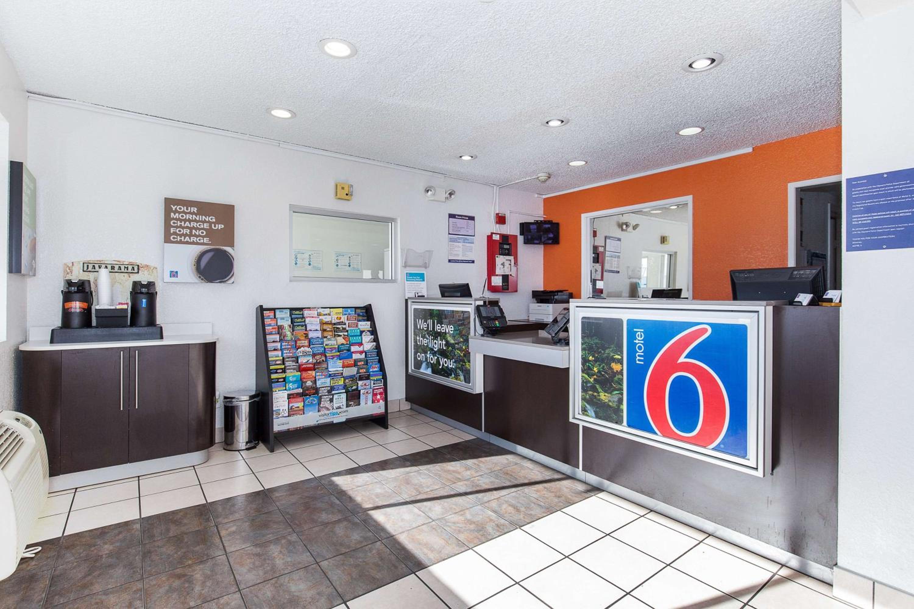 Hayward Vacations - Motel 6 Hayward, CA- Silicon Valley Gateway - Property Image 24