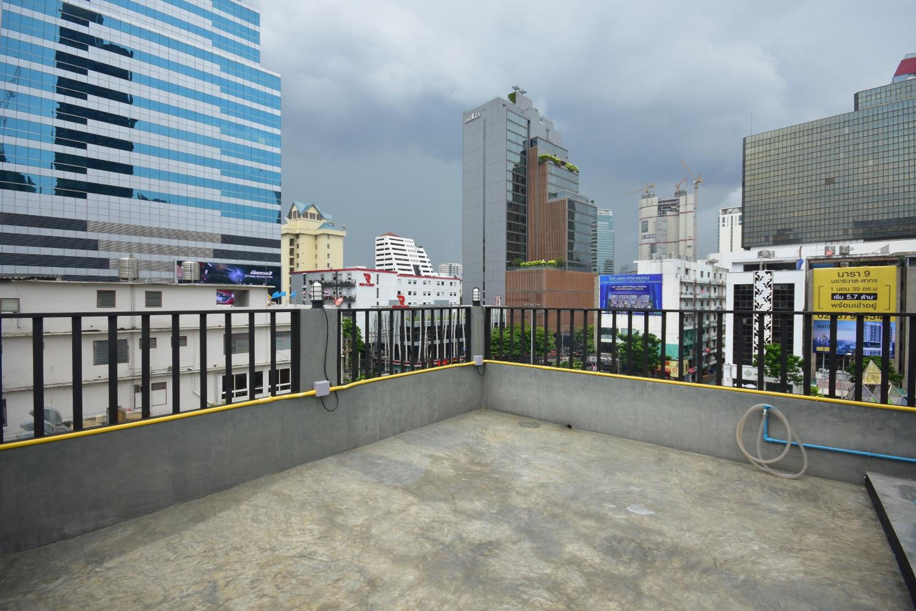 The Chatbox Silom Hostel