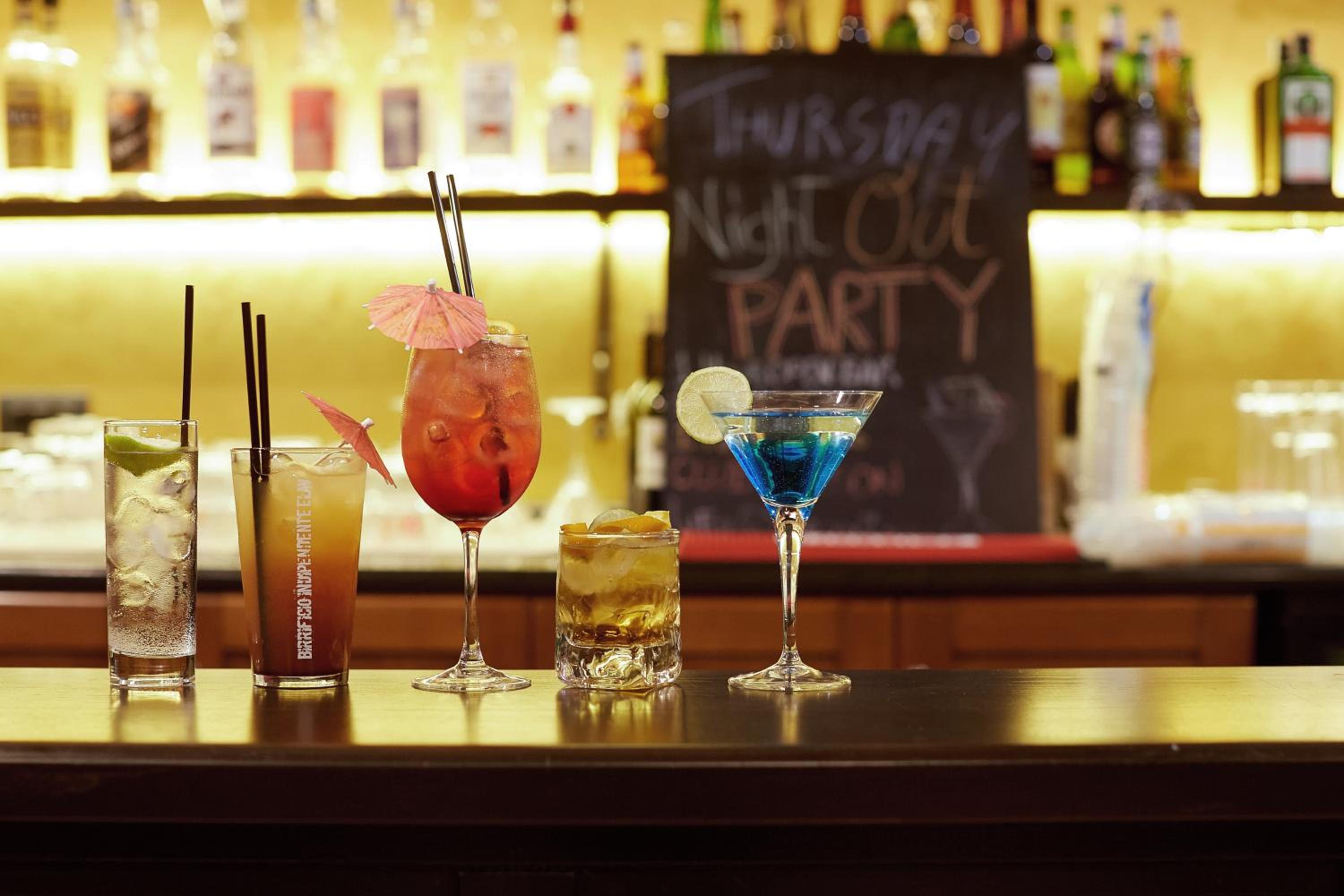 Alessandro Palace & Bar