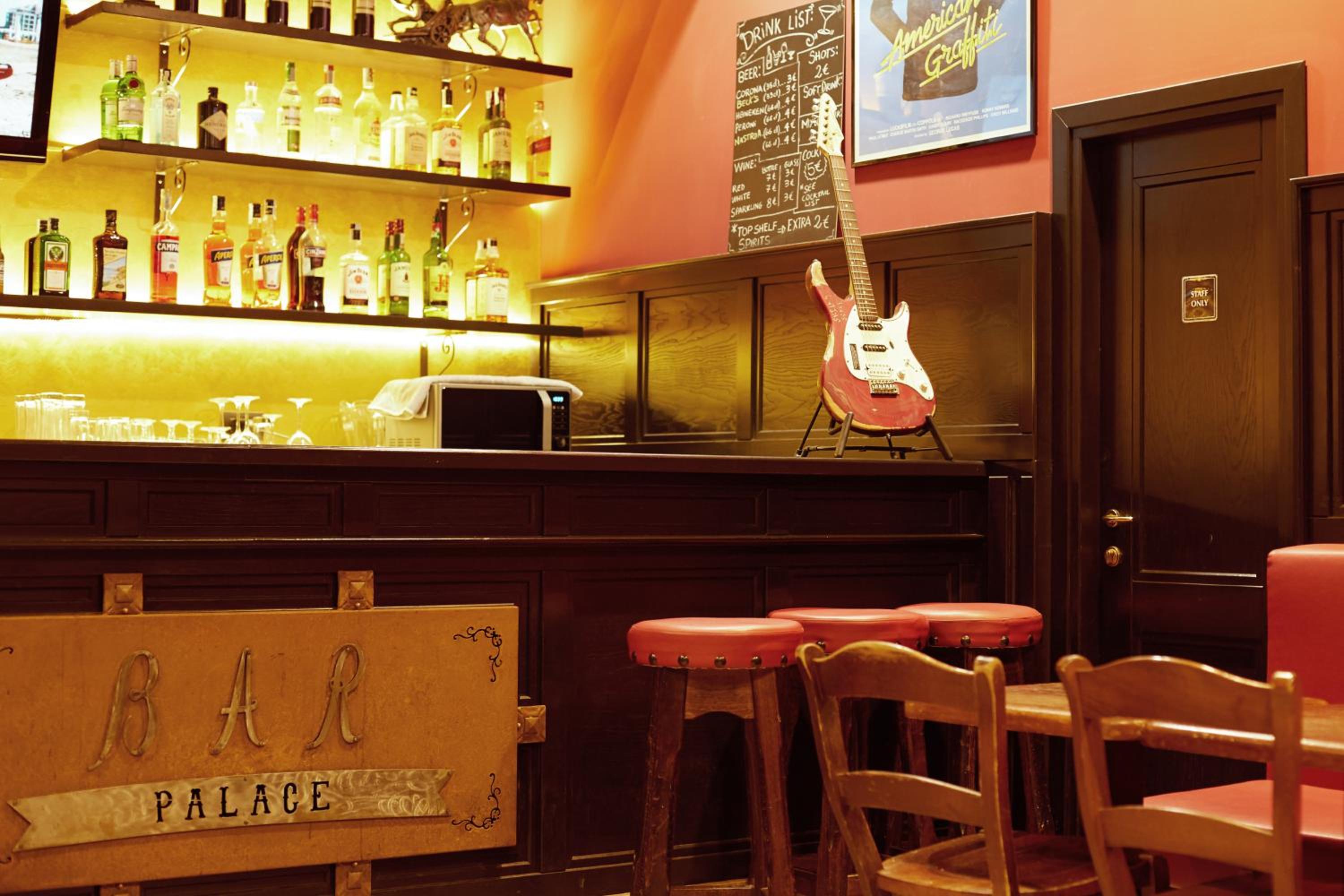 Alessandro Palace & Bar