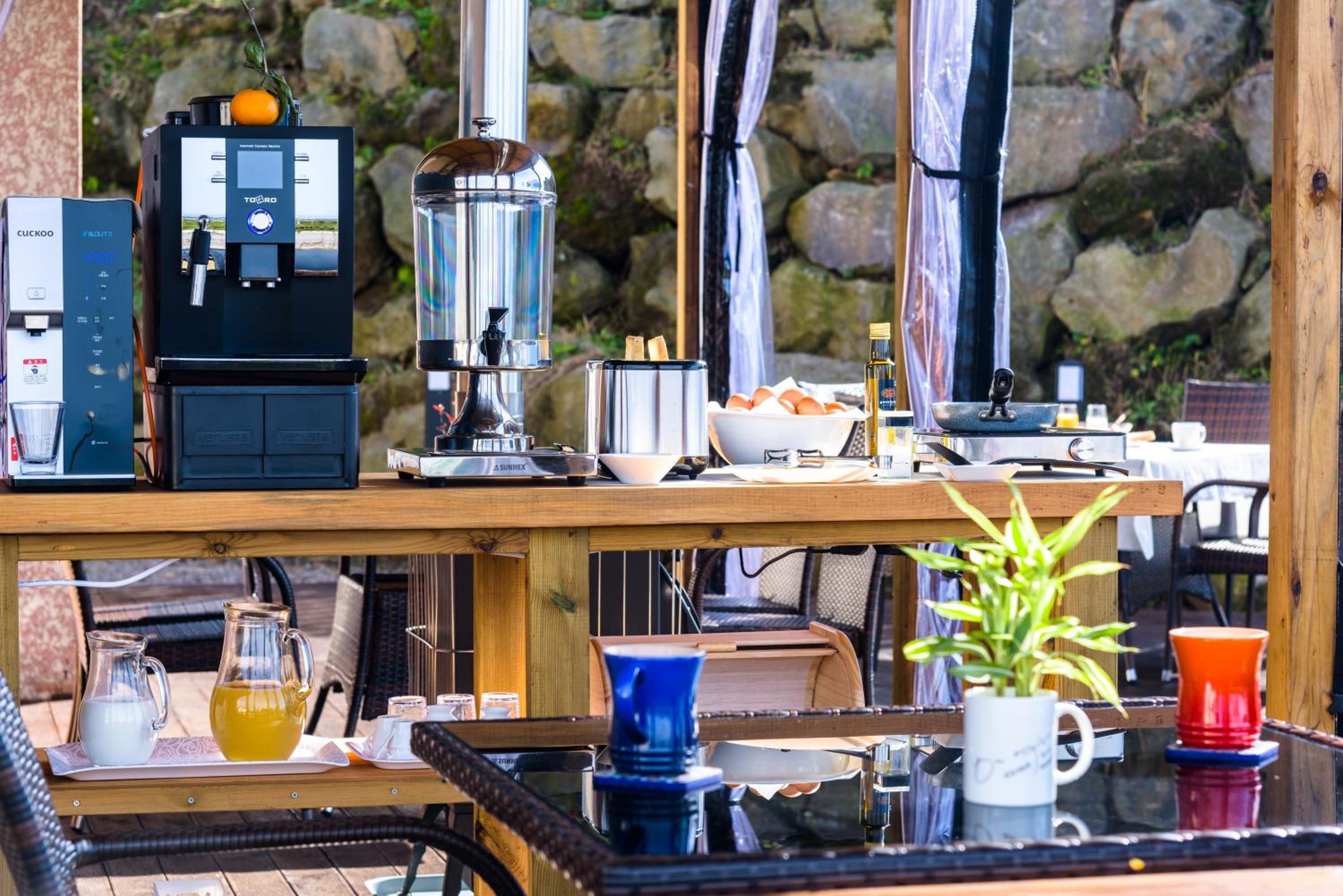 dining