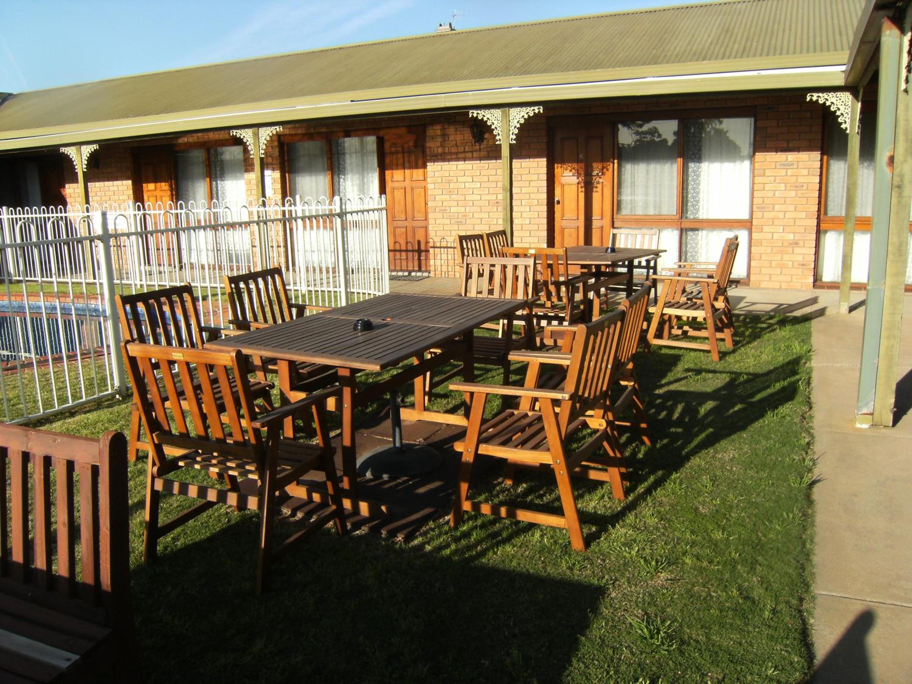 Regency Court Motel view 3