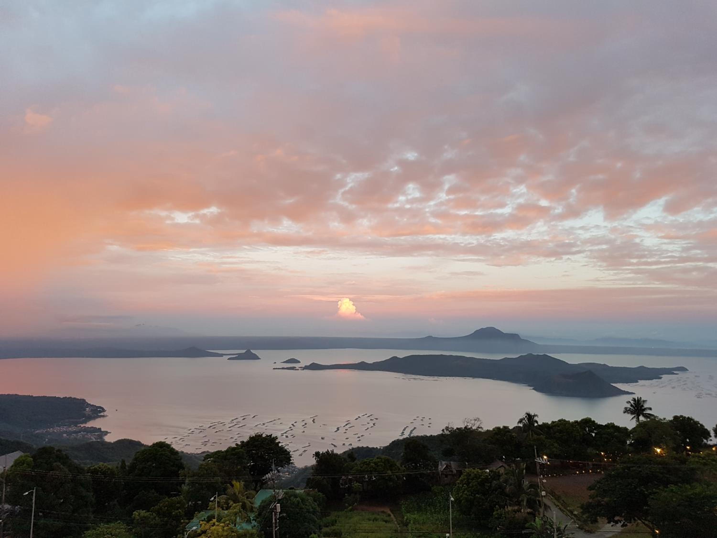 Taal Room view 3