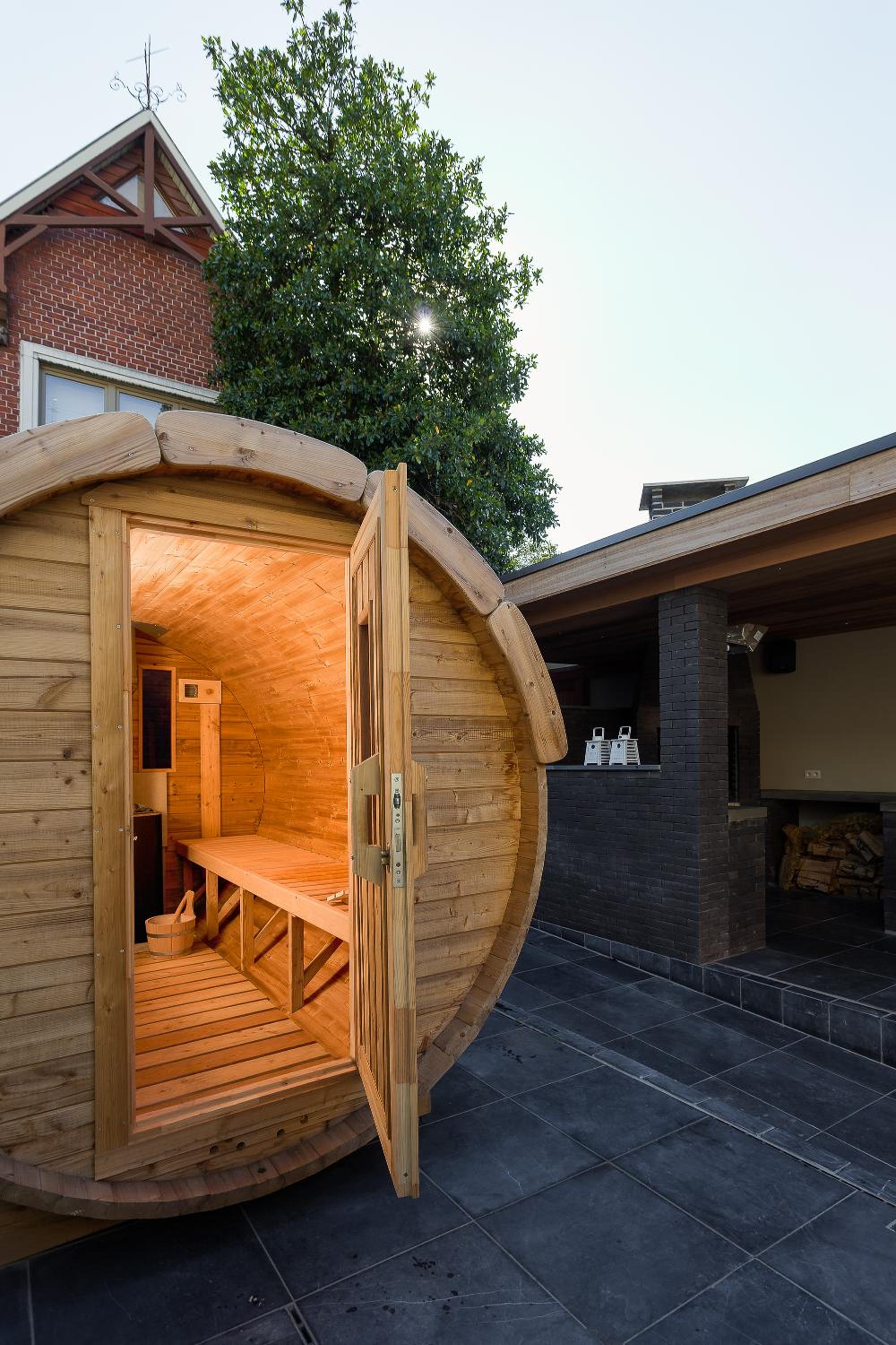 Luxueus vakantiehuis in hartje Ronse met 7 slaapkamers & badkamers