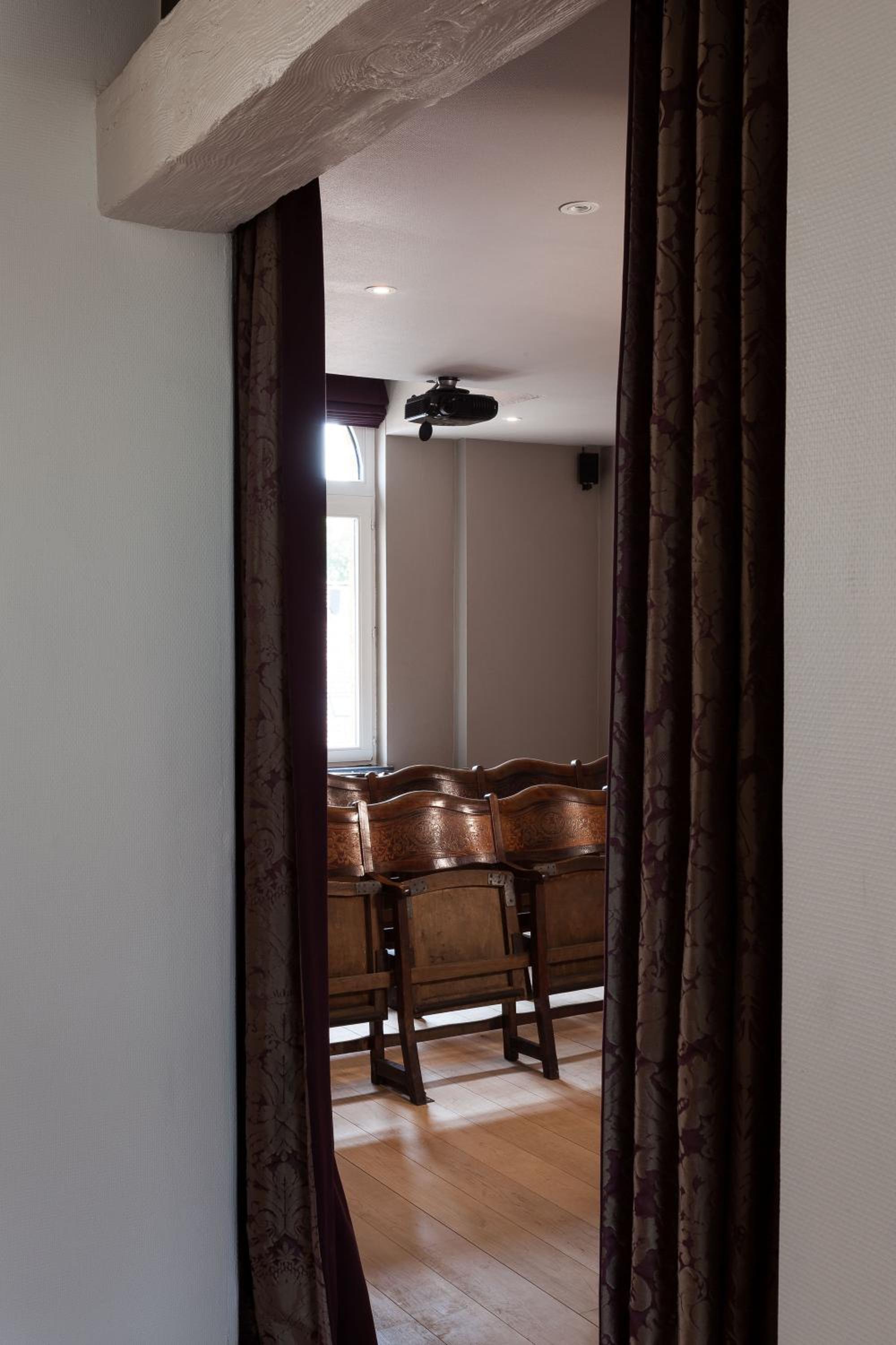Luxueus vakantiehuis in hartje Ronse met 7 slaapkamers & badkamers