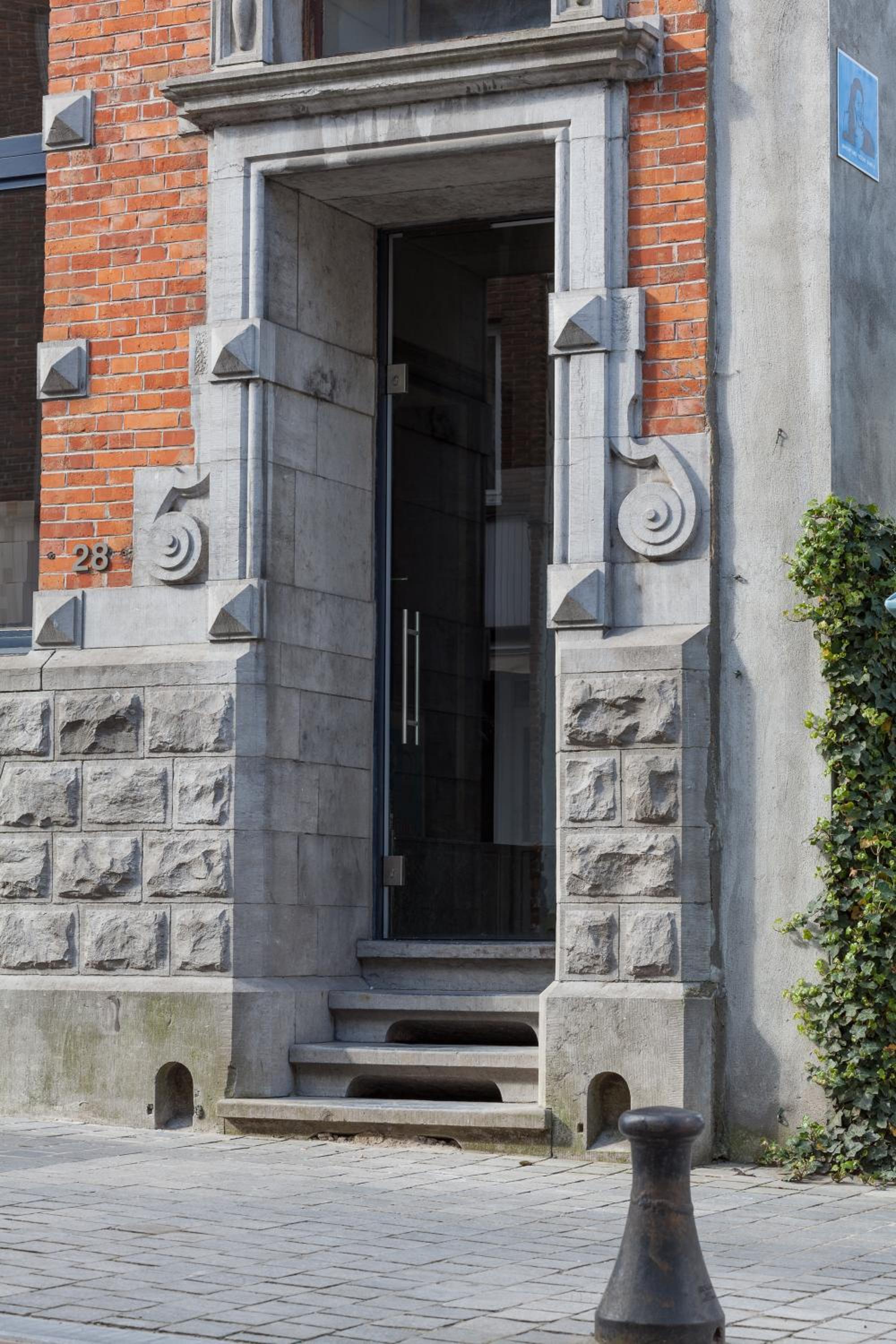 Luxueus vakantiehuis in hartje Ronse met 7 slaapkamers & badkamers