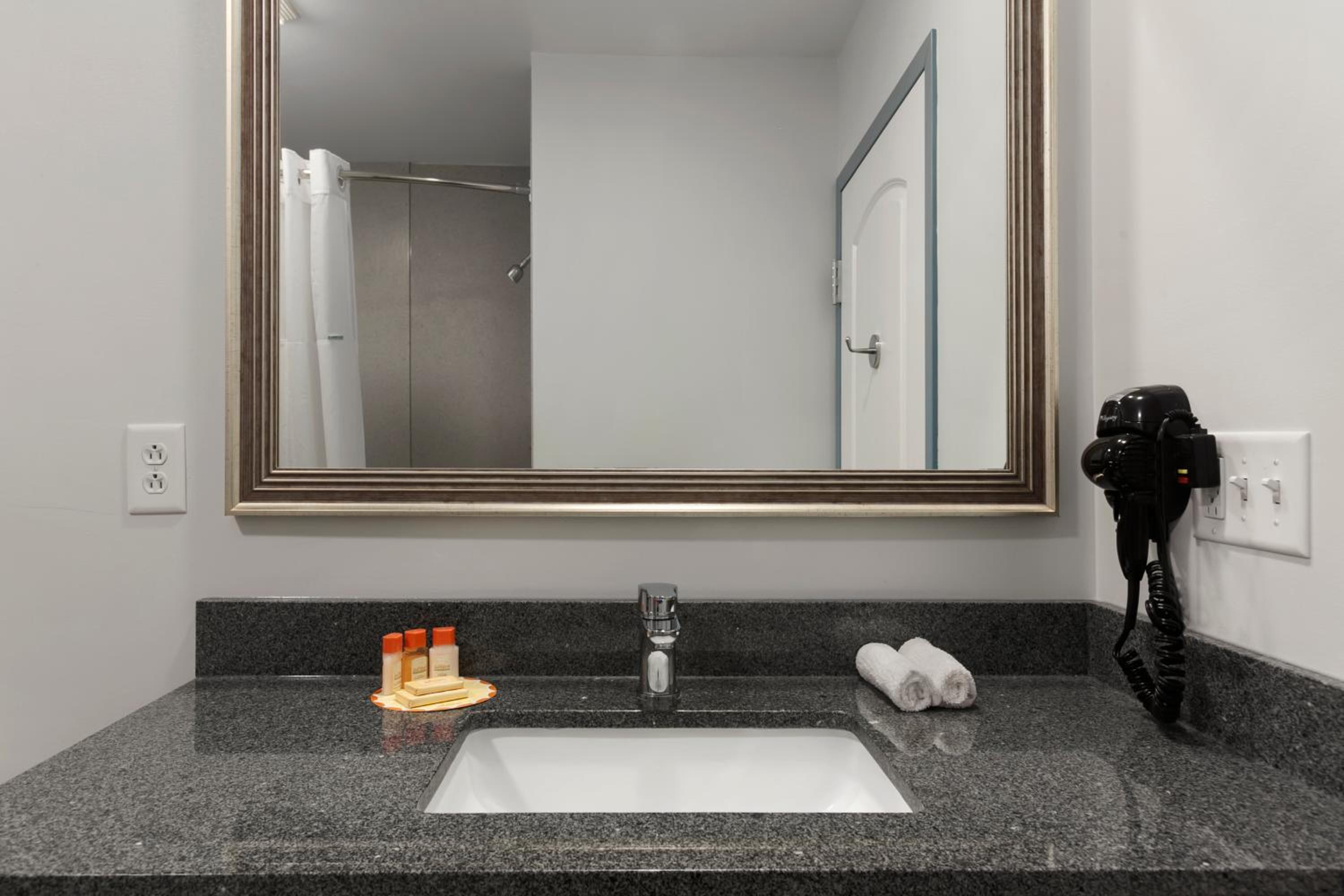 Days Inn by Wyndham Watertown Fort Drum - Property Image 20