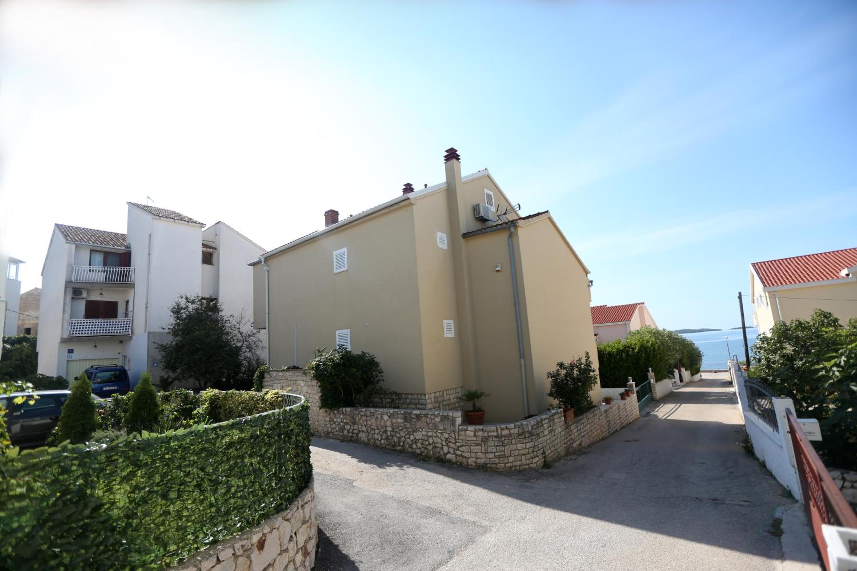 Hotel Apartmani Gloria - Image 1