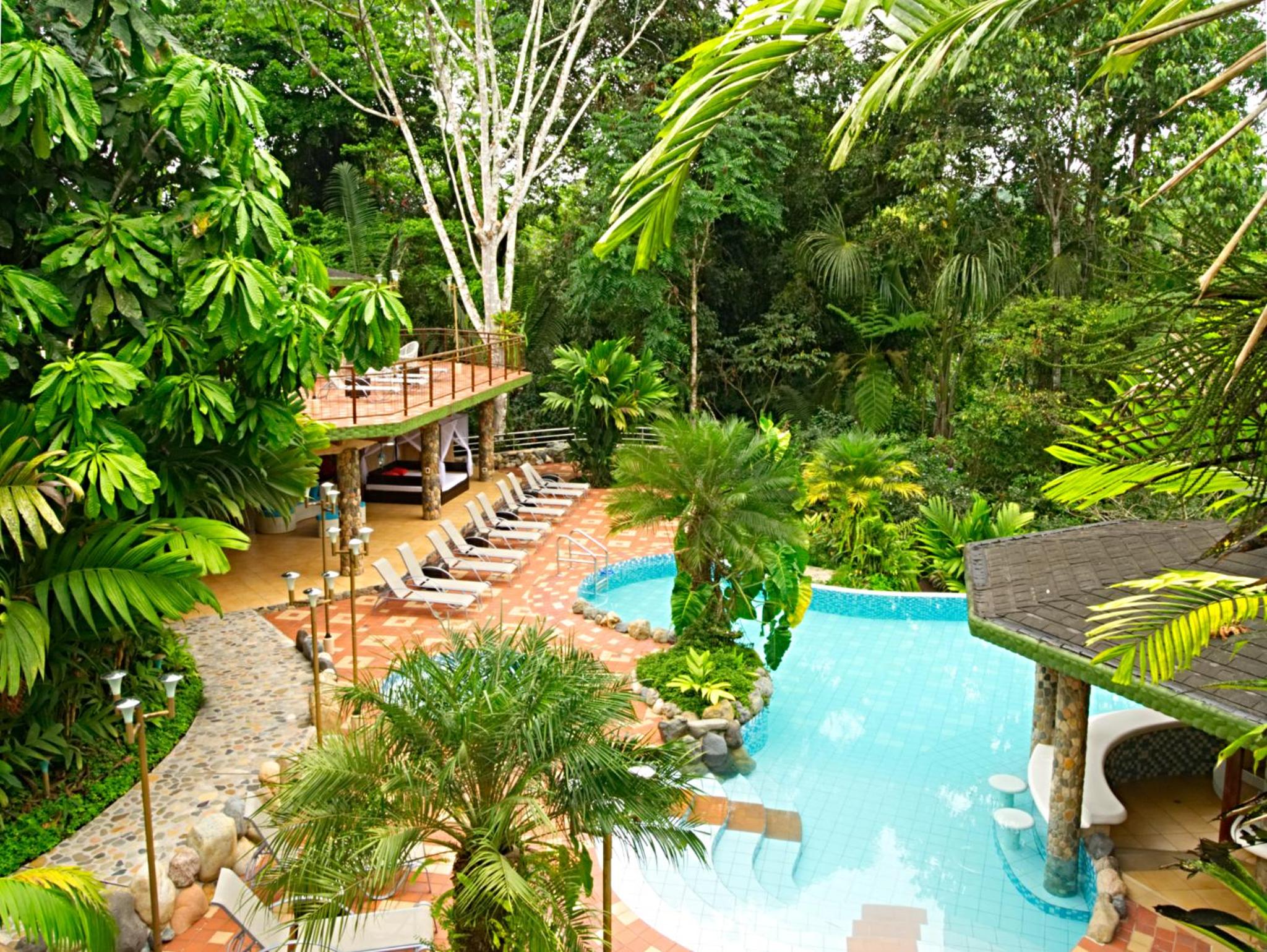 swimming pool