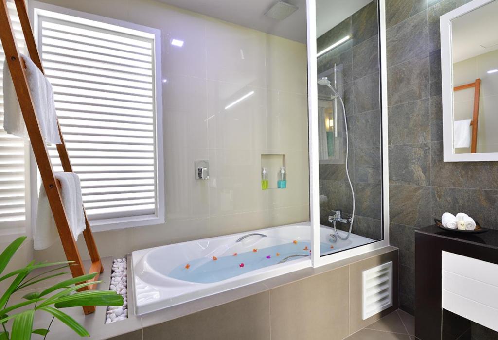 Velana Beach Hotel Maldives