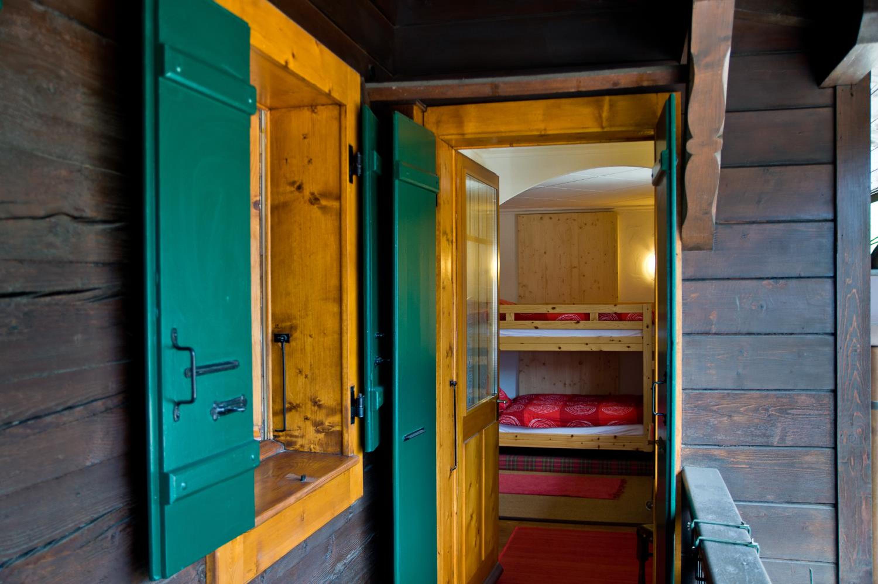 Chalet la Griotte view 3
