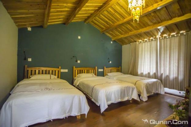 Zhangjiajie April Hostel