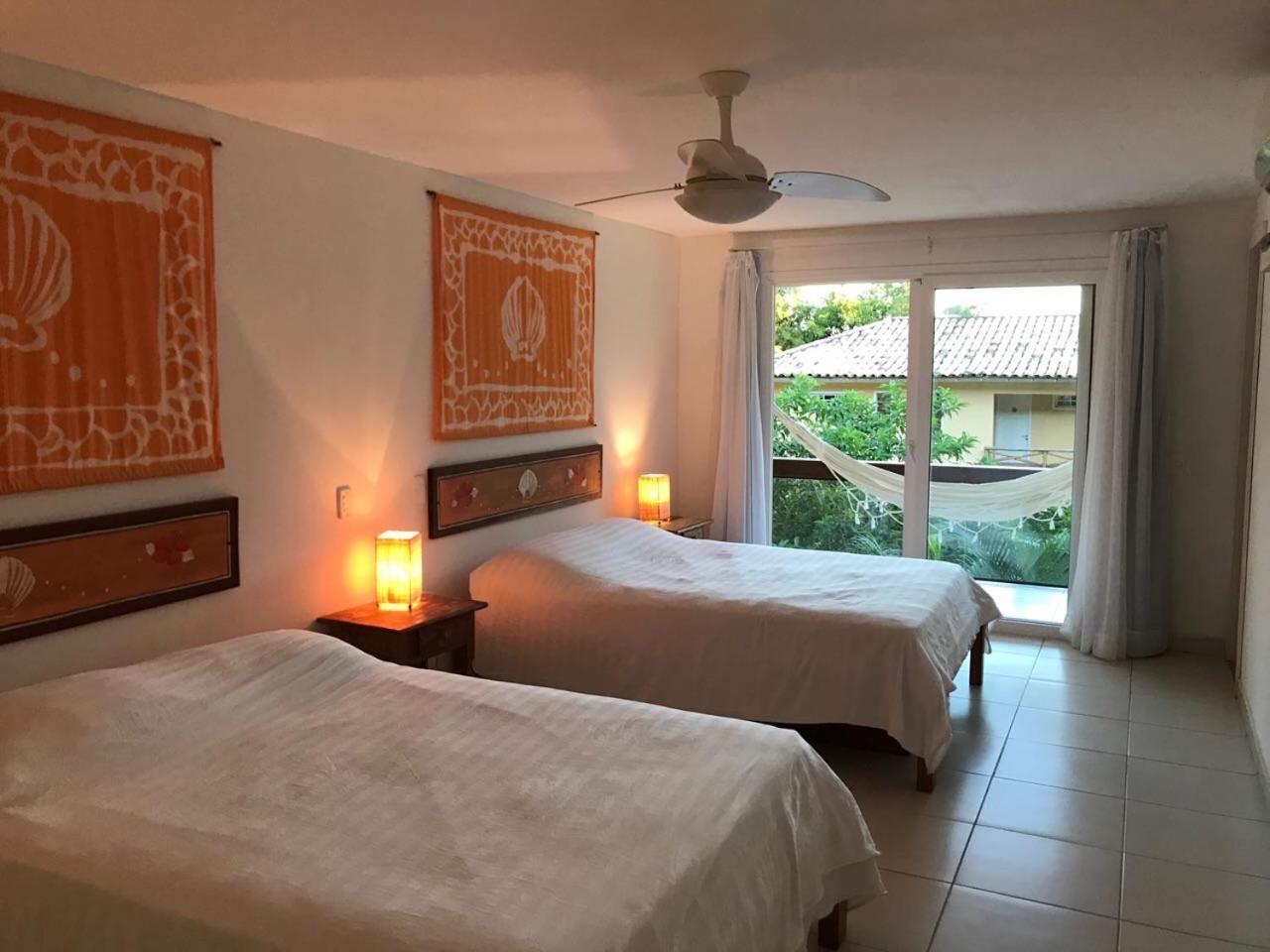 Praia da Ferradurinha Guest House