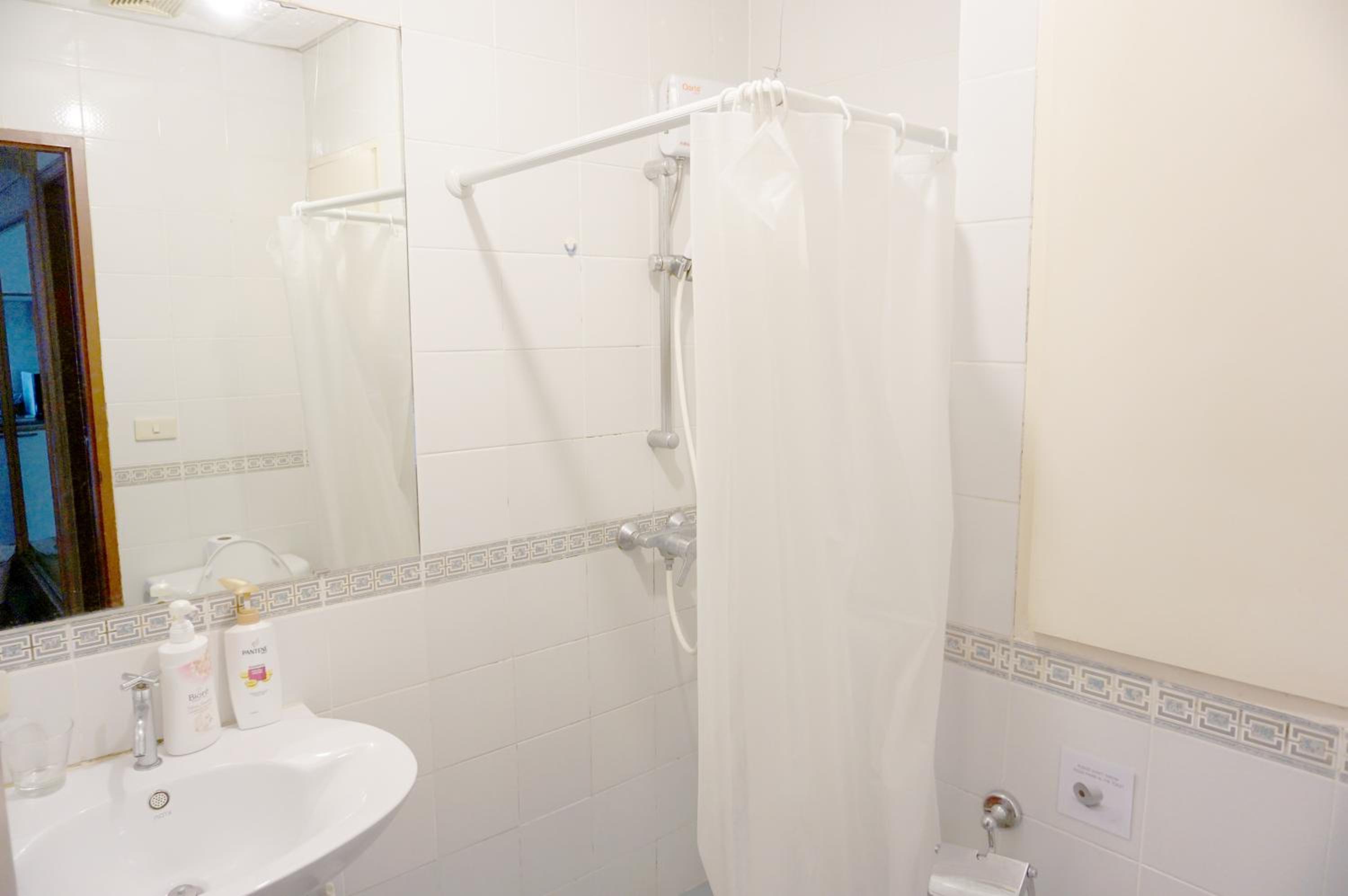 Center Bangkok Suite next to Platinum mall