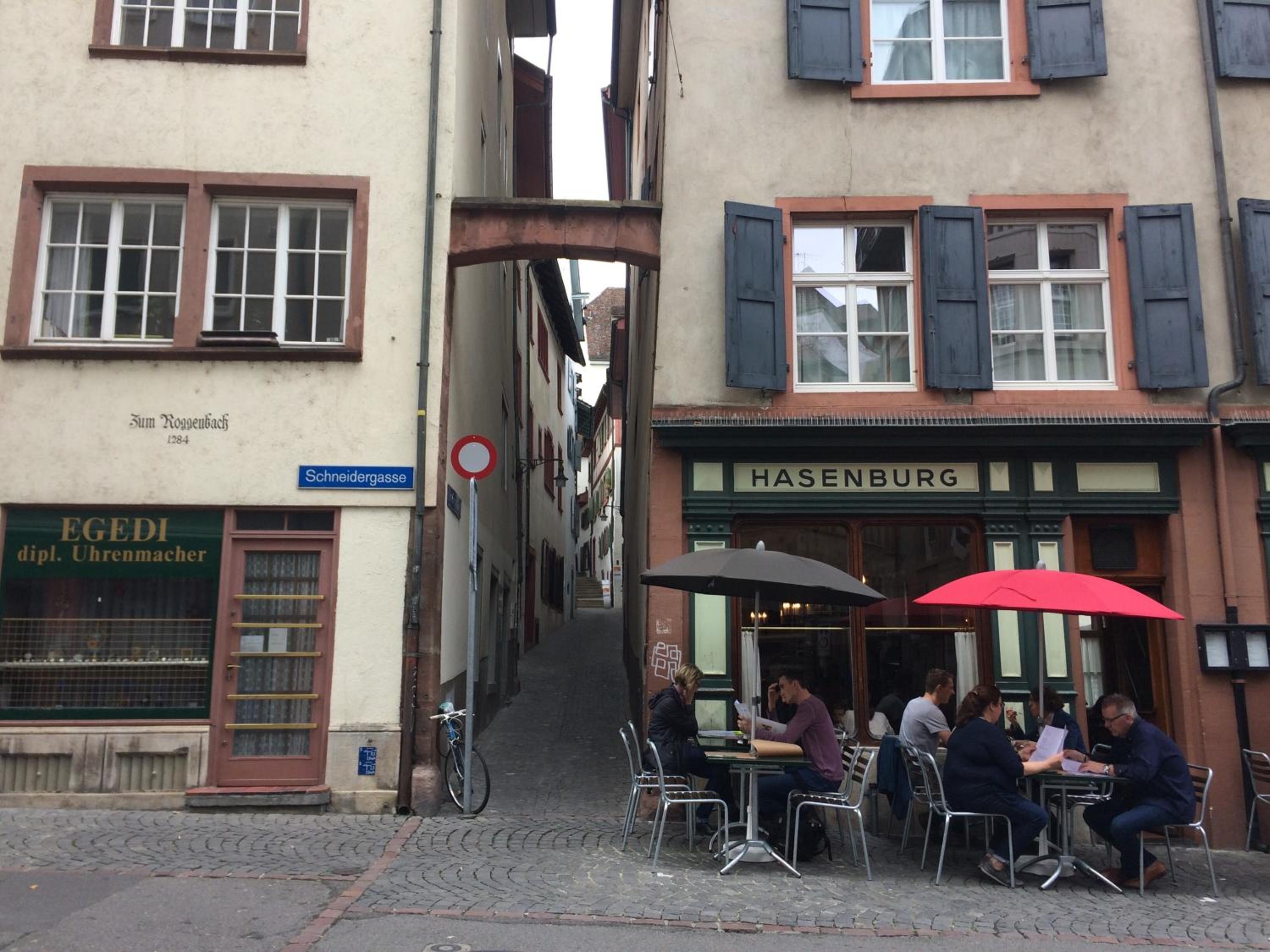 In Swiss Home - Rathaus from 1284 historical Apartment