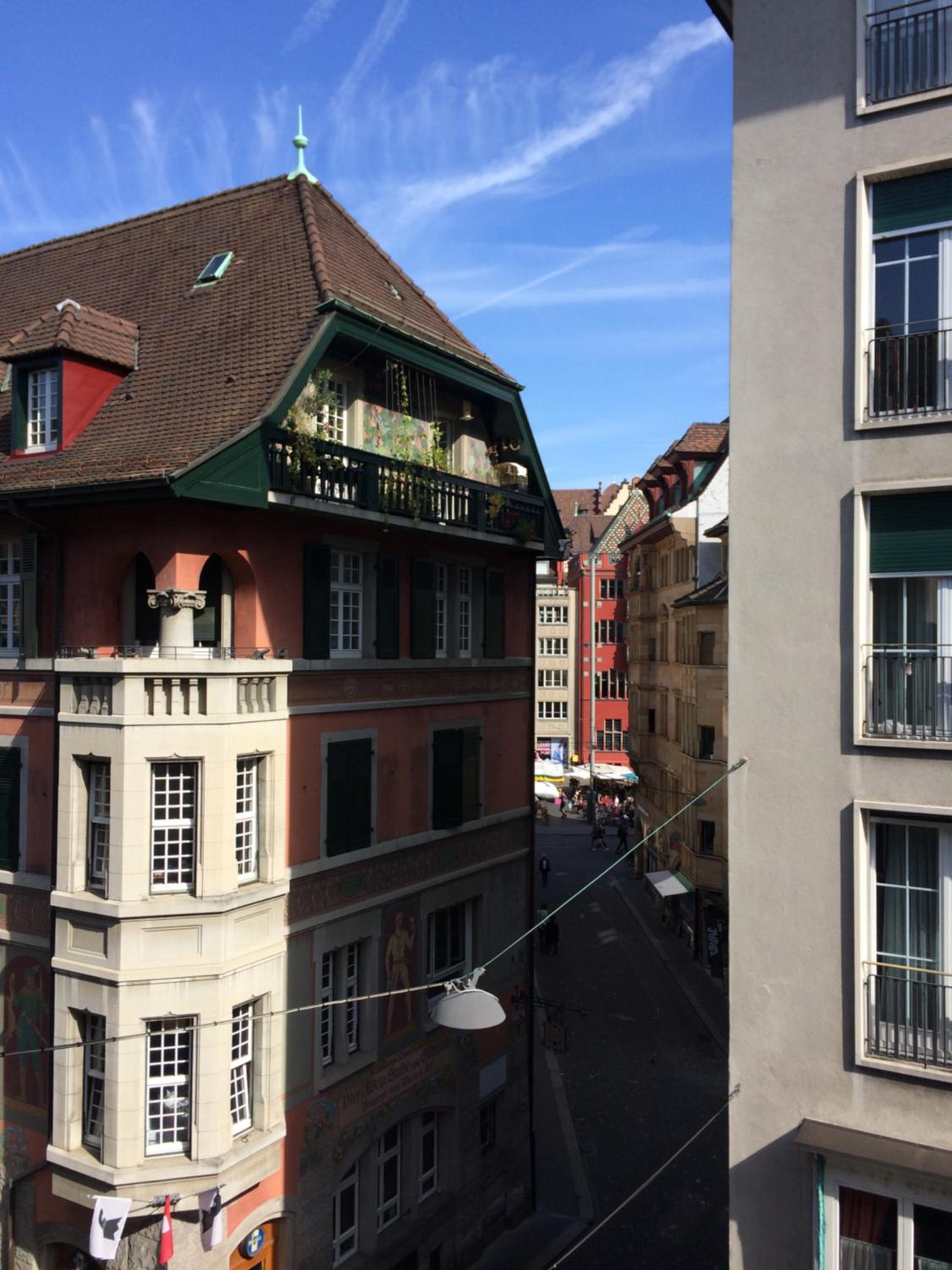 In Swiss Home - Rathaus from 1284 historical Apartment