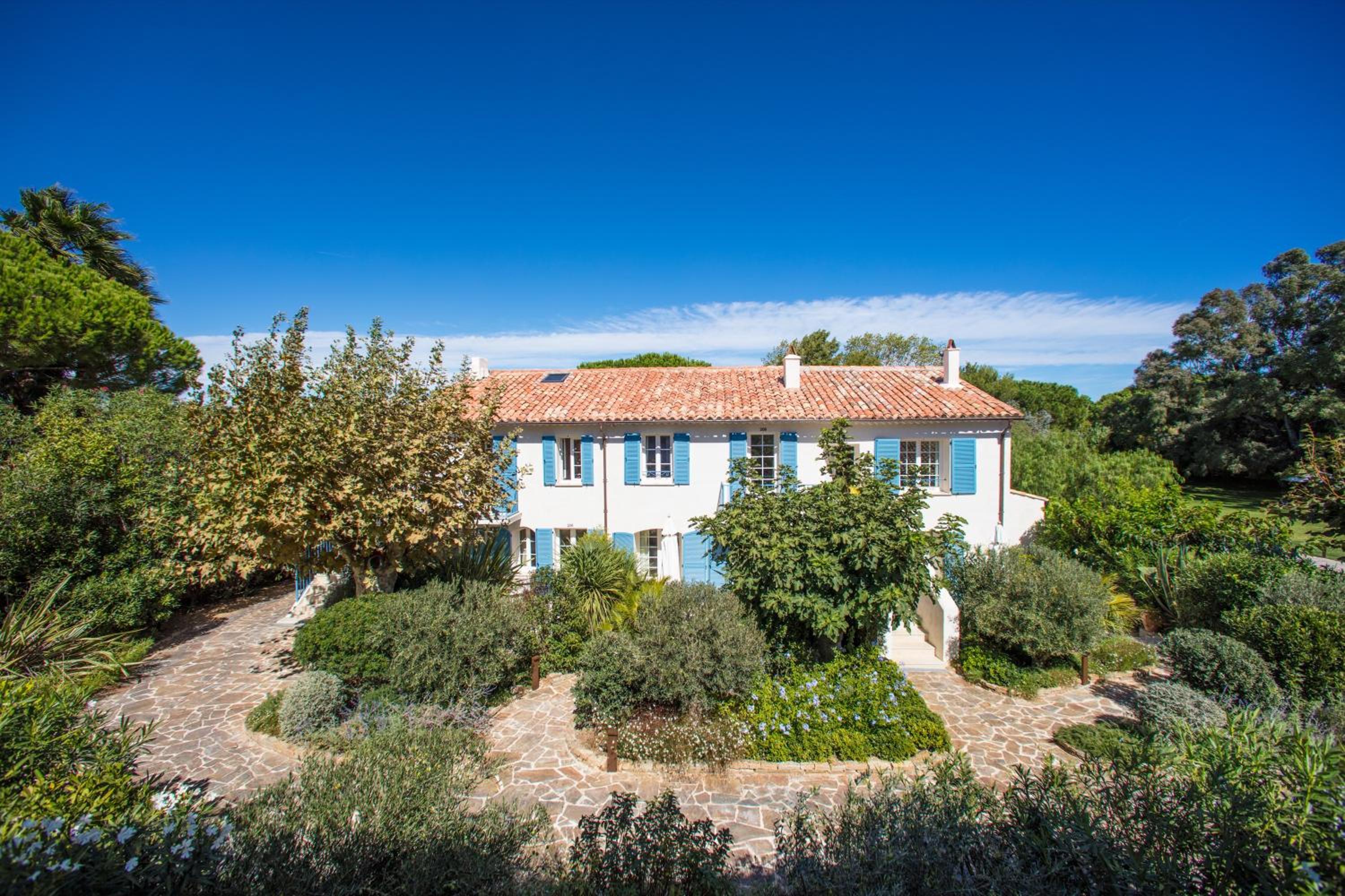 Hotel La Bastide des Salins - Image 1