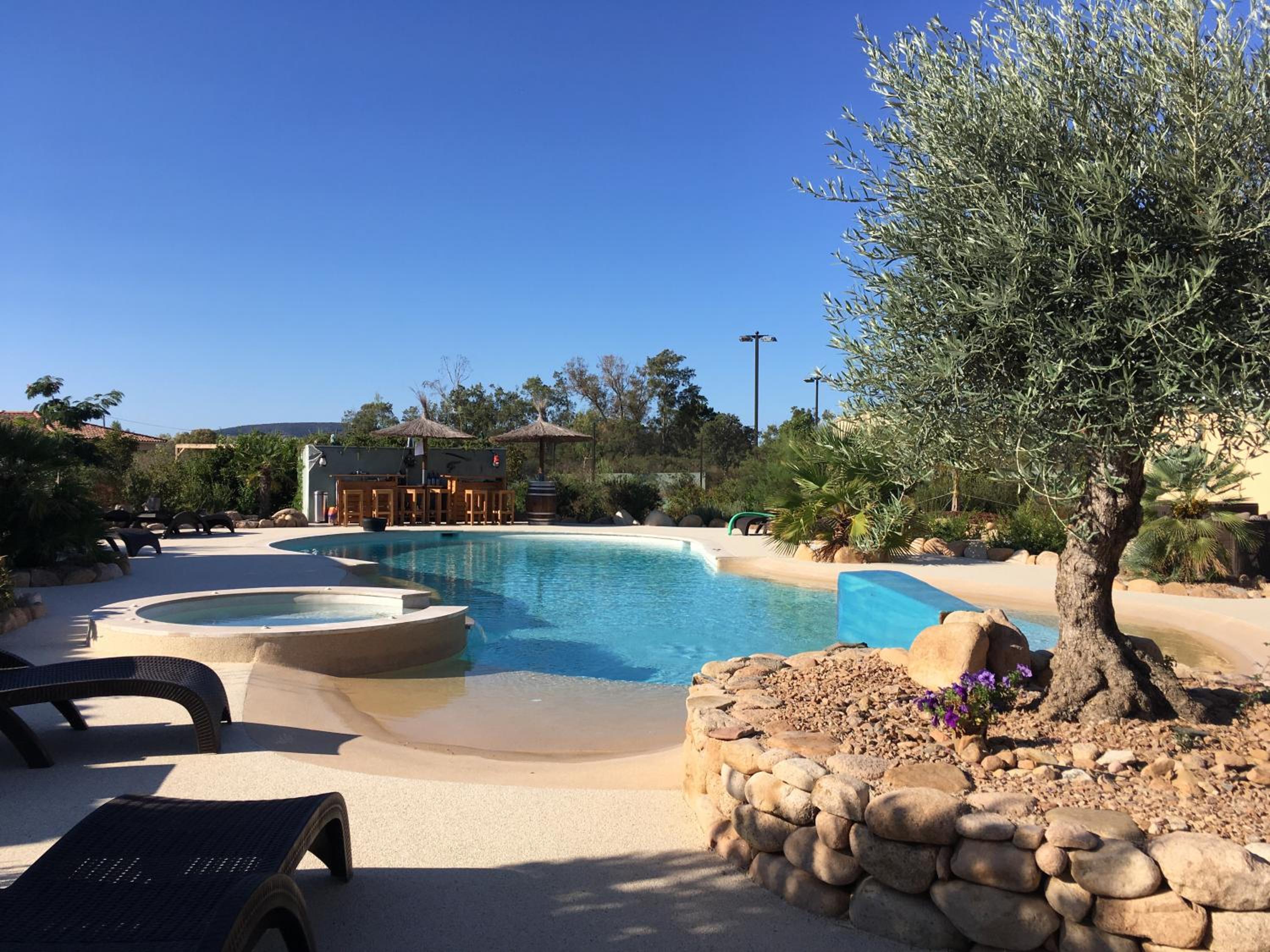 L'Hacienda Piscine chauffée à 28, spa, boulodrome et court de Tennis privés, 2 villas indépendantes photo 5