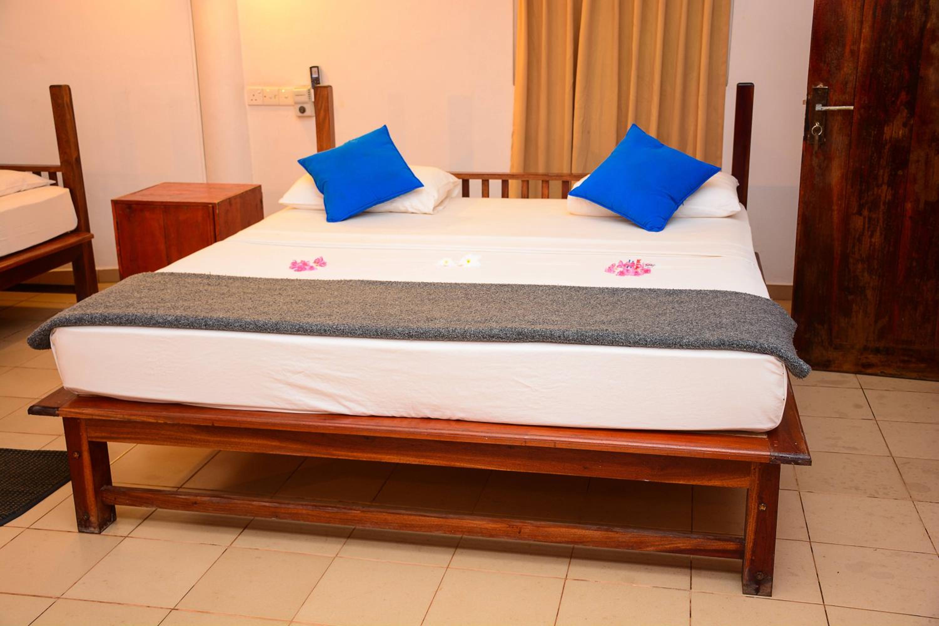 Shanthi Beach Resort