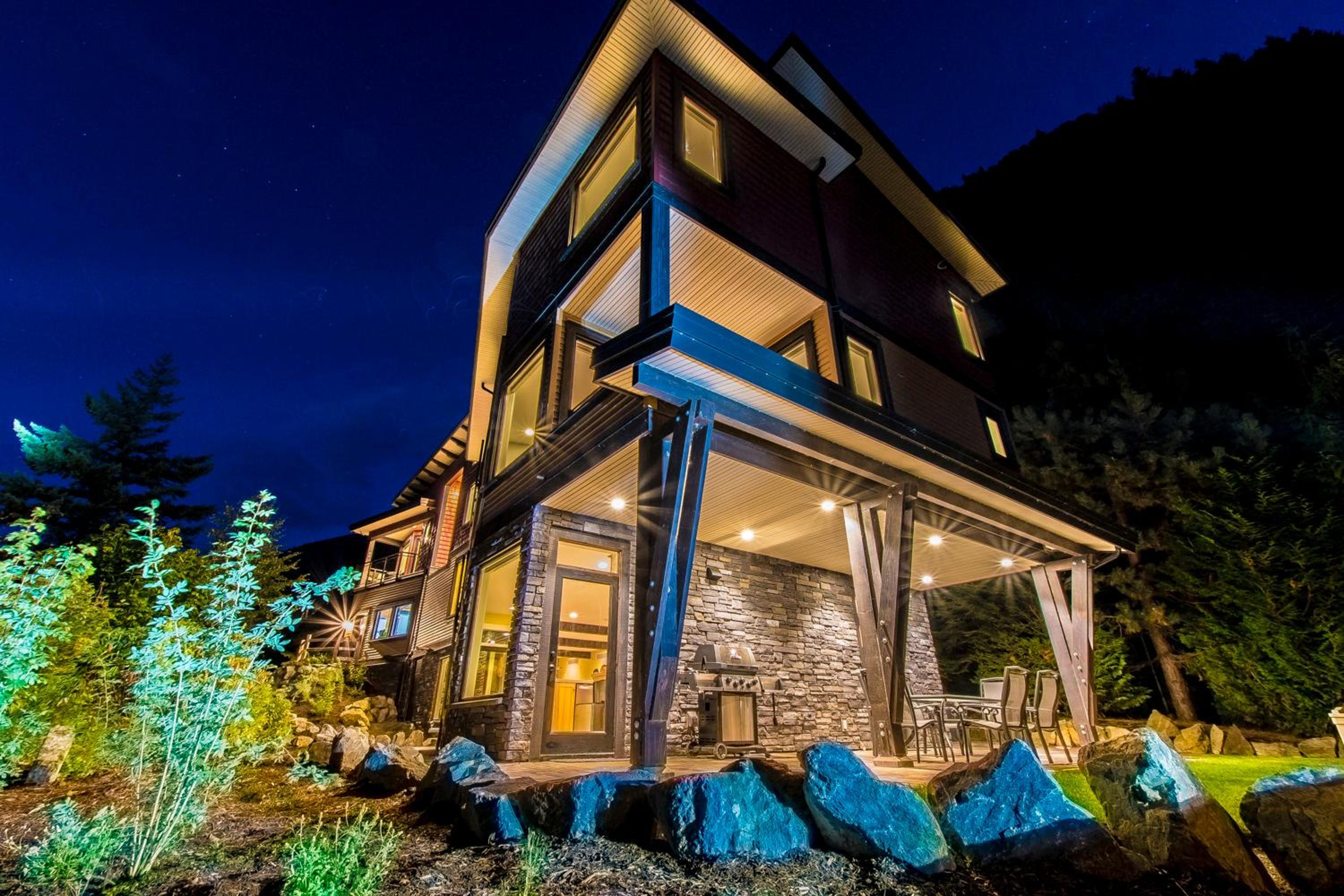 The Lodge on Harrison Lake