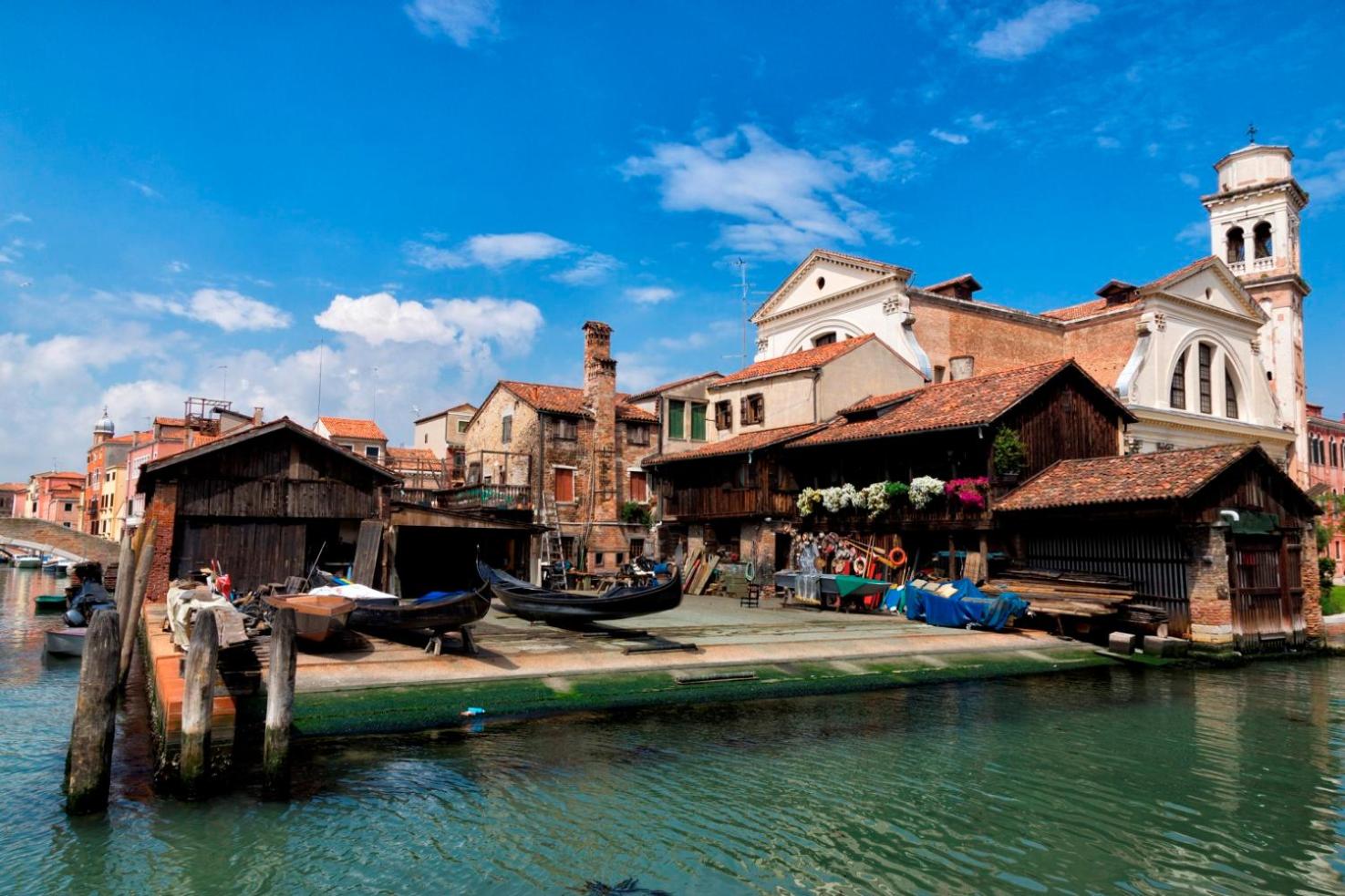 Residence on the Canal
