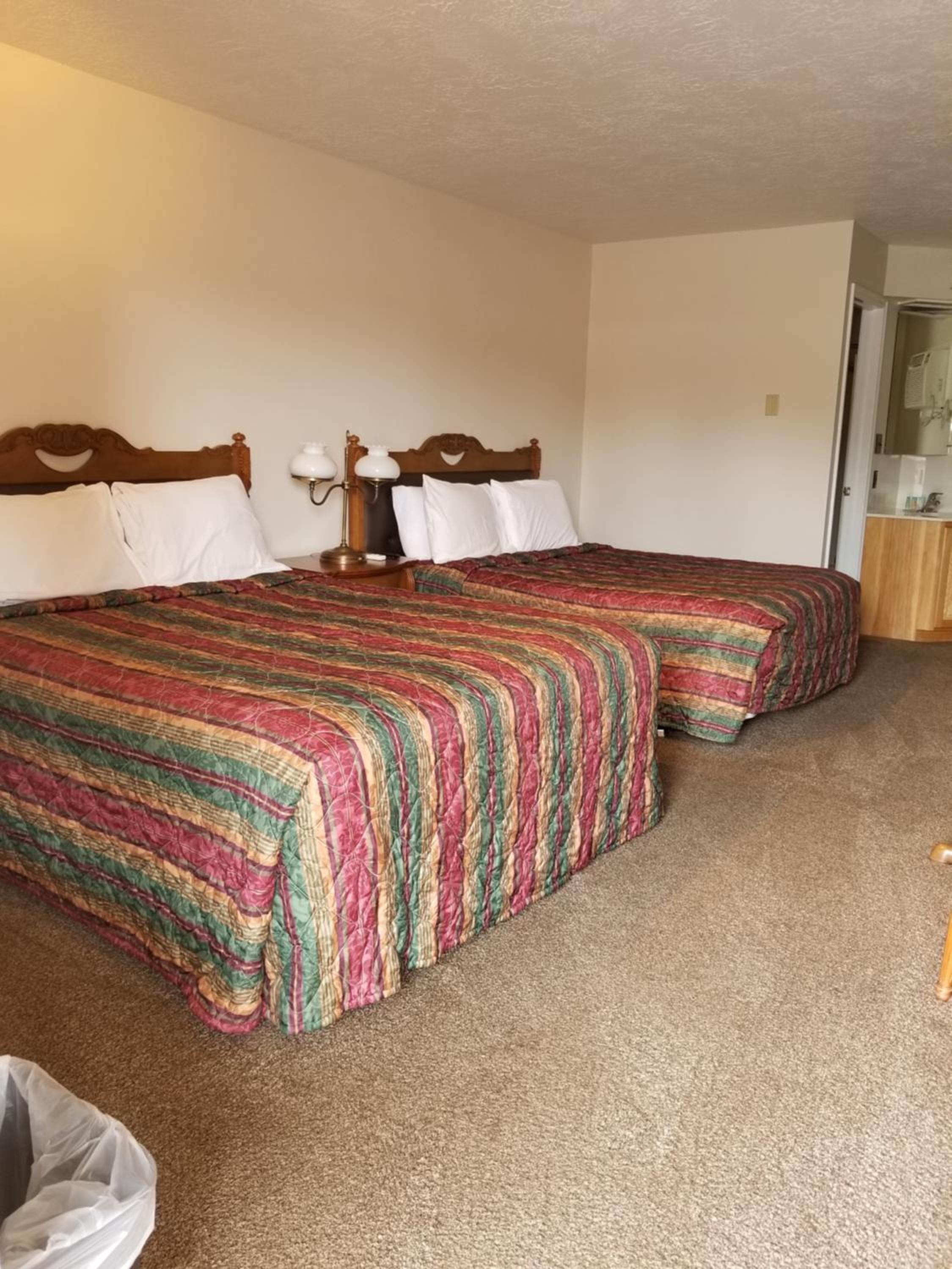 Plaza Motel - Property Image 9