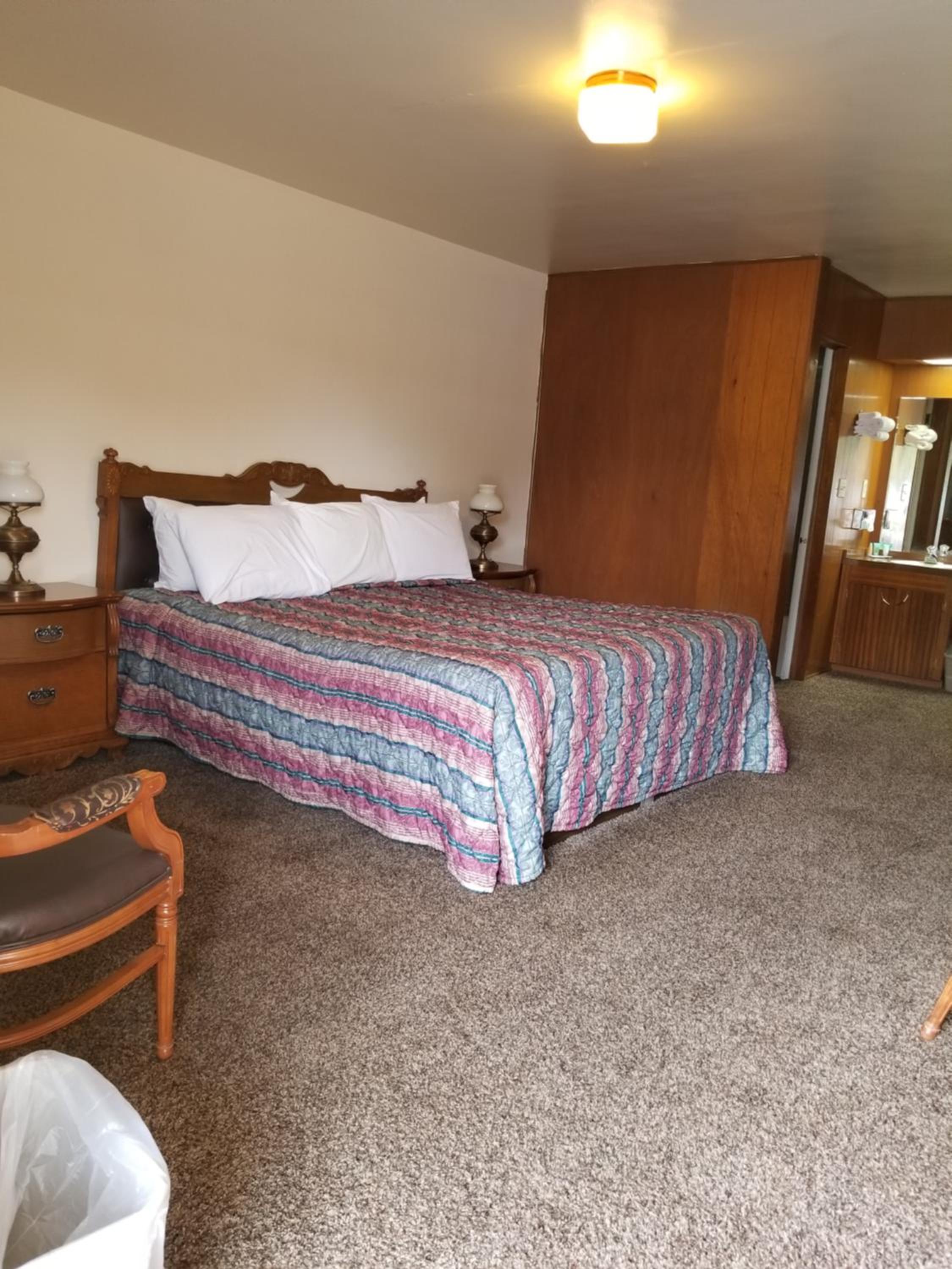 Plaza Motel - Property Image 8