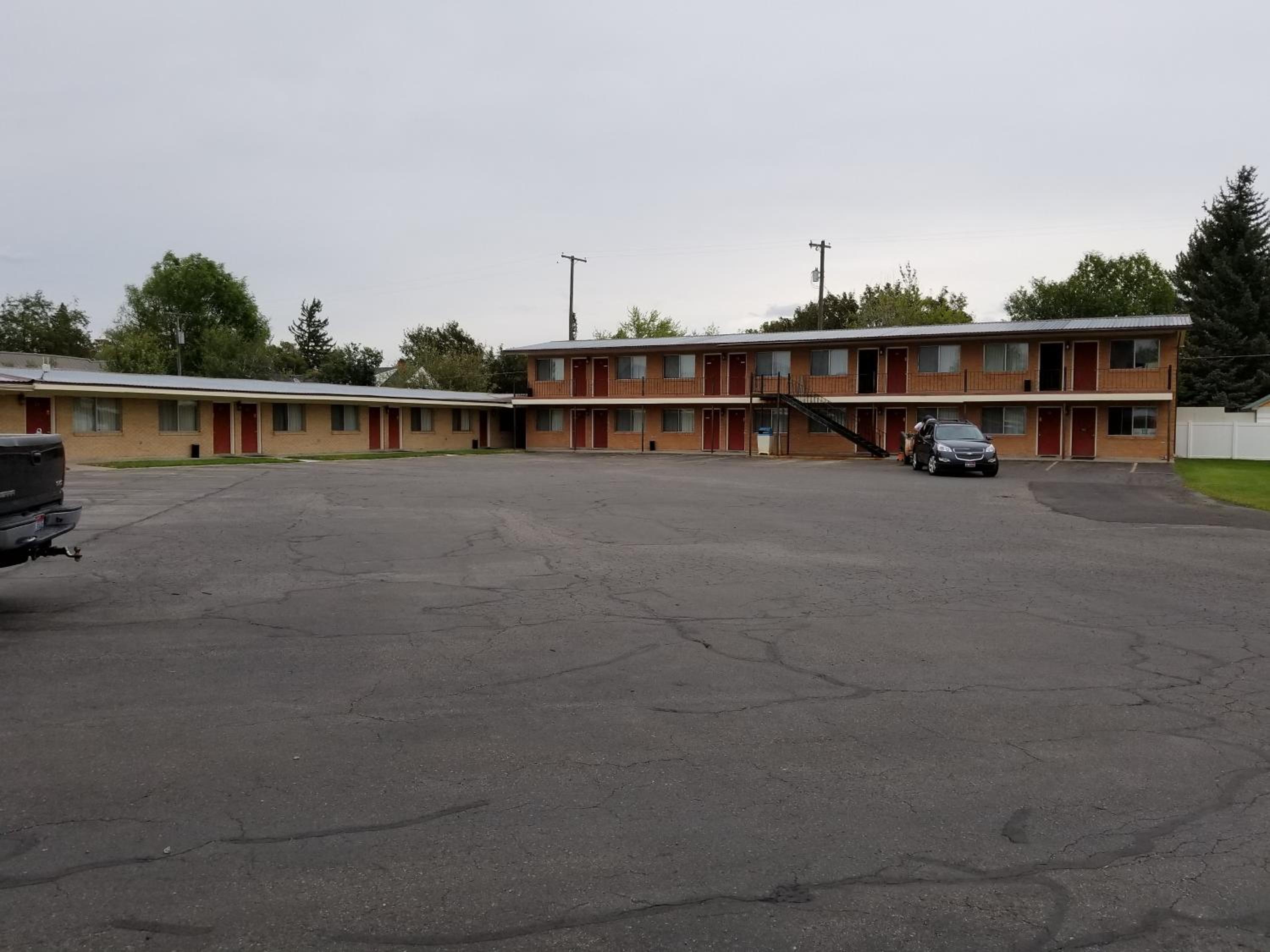 Plaza Motel - Property Image 11