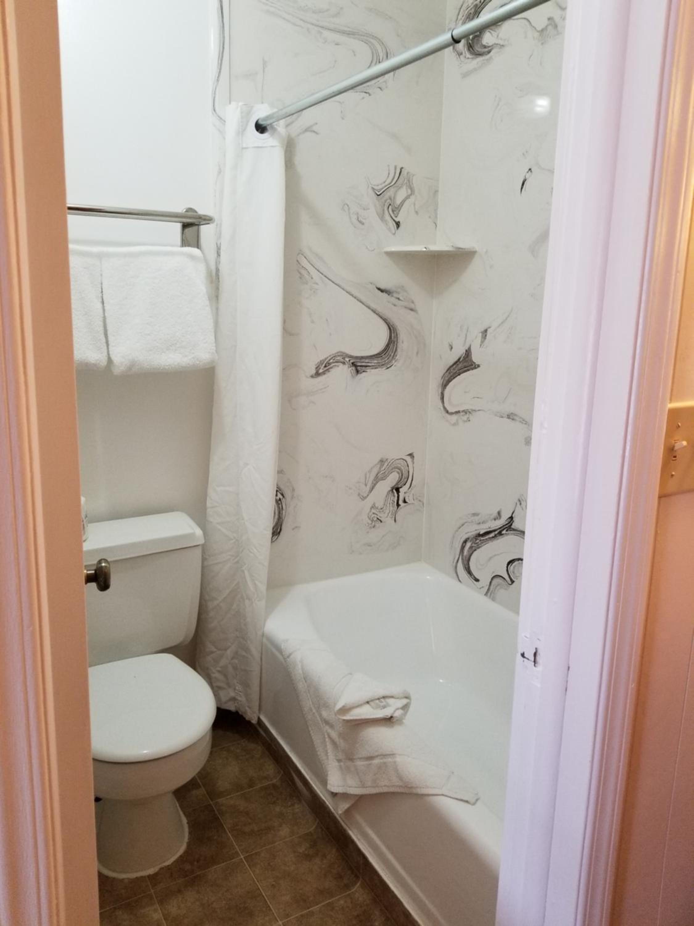 Plaza Motel - Property Image 3