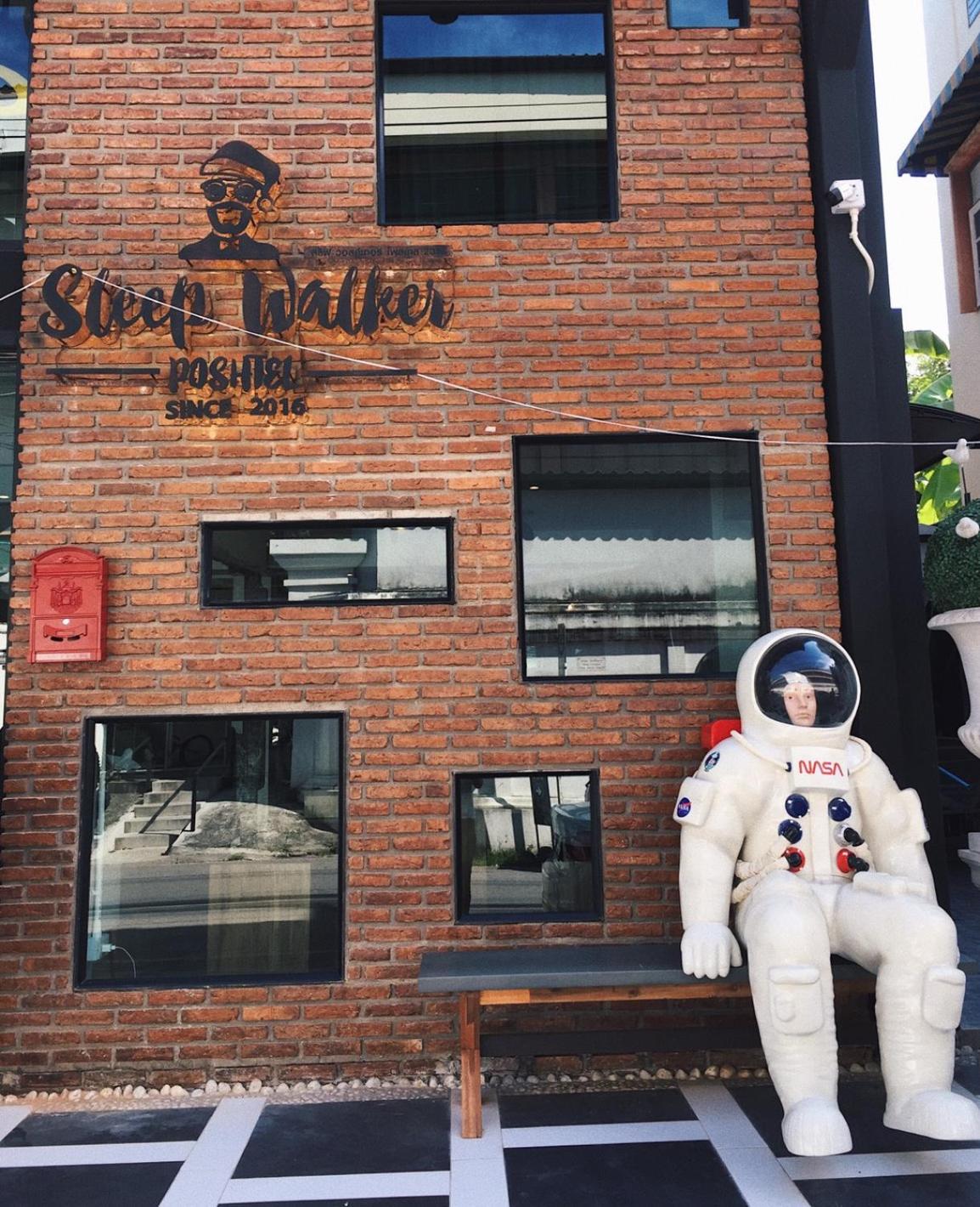 Sleep Walker Poshtel