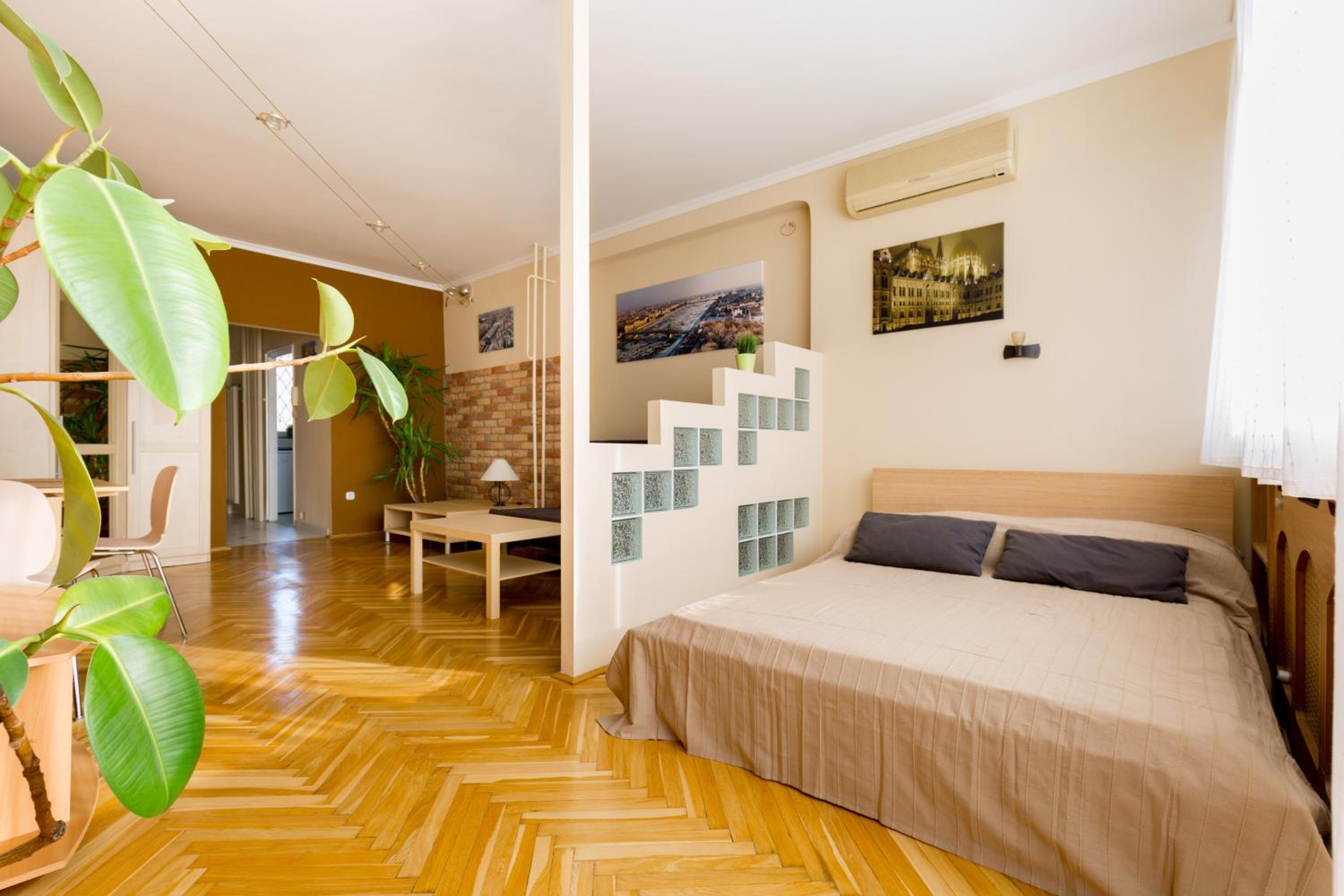 East Station Studios - Baross Home 1 & 2 view 5