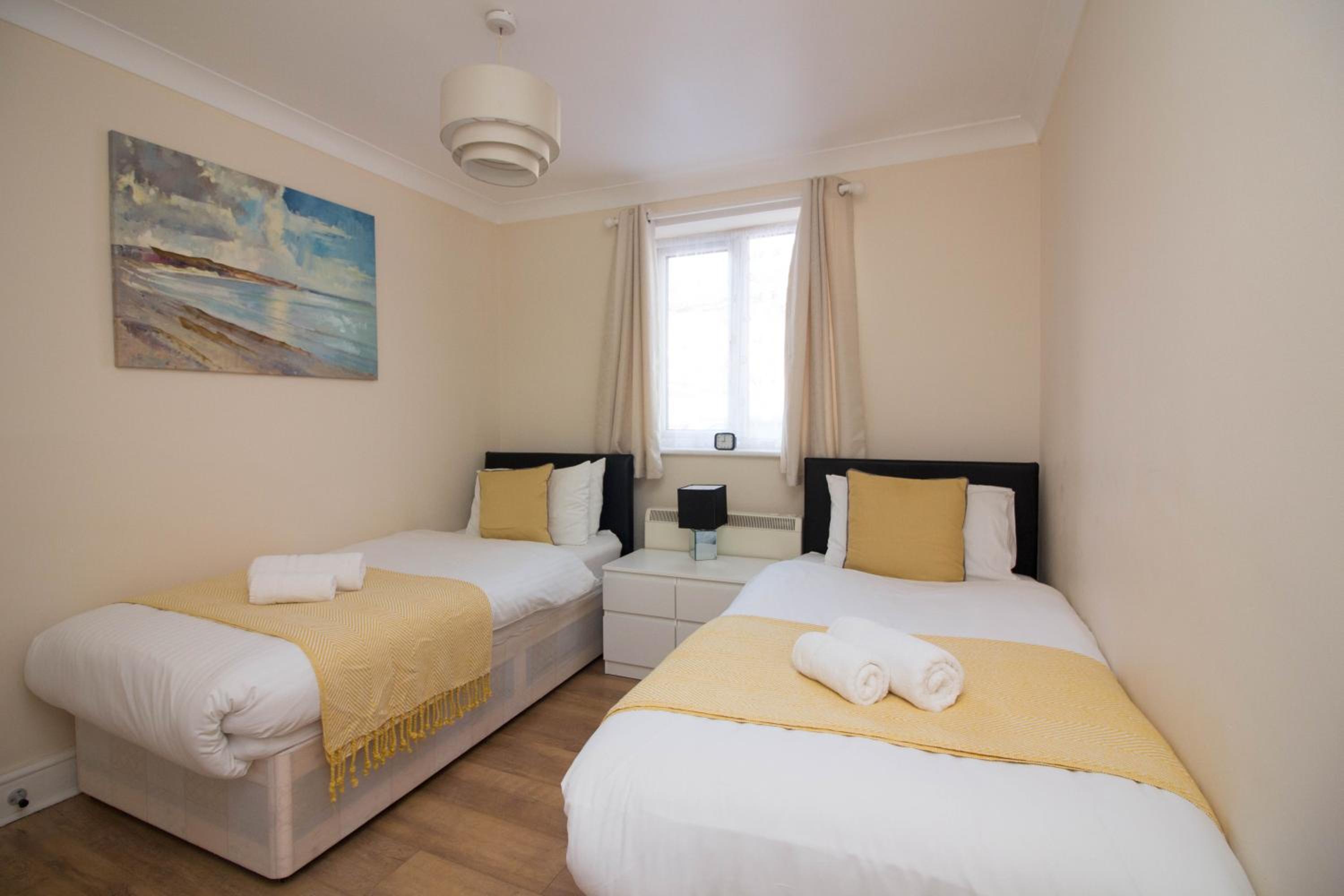 StayZo Penthouse Accommodation 1- Premier Lodge view 2