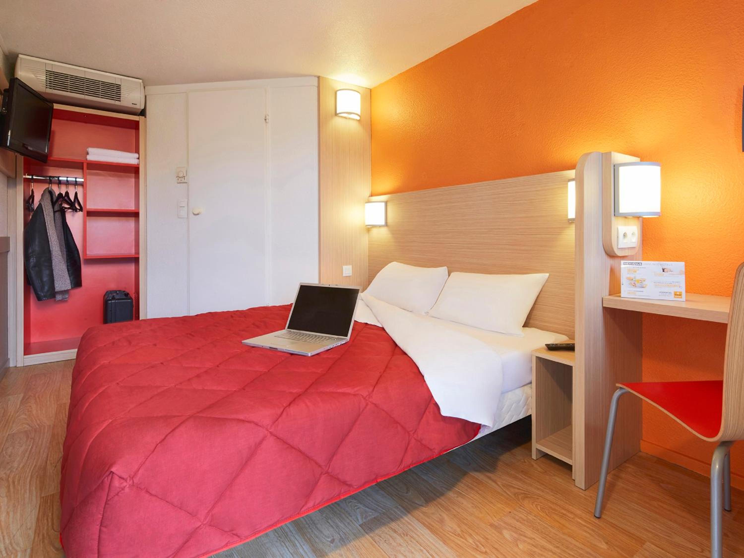 Villepinte Vacations - Premiere Classe Villepinte Centre - Parc des Expositions - Property Image 1