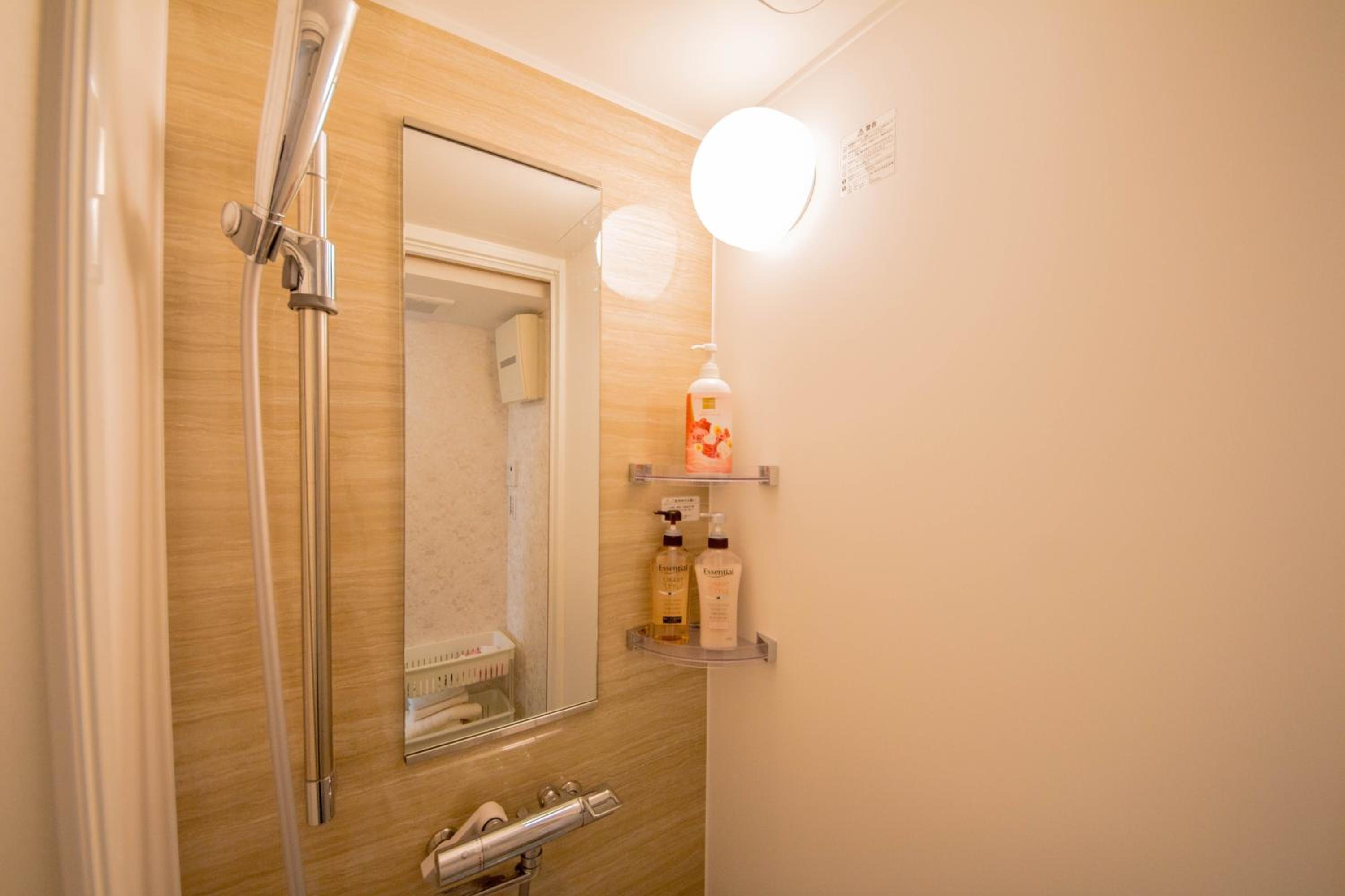 The Familiar Inn ー 2 min walk to subway, 5 min to Namba Station