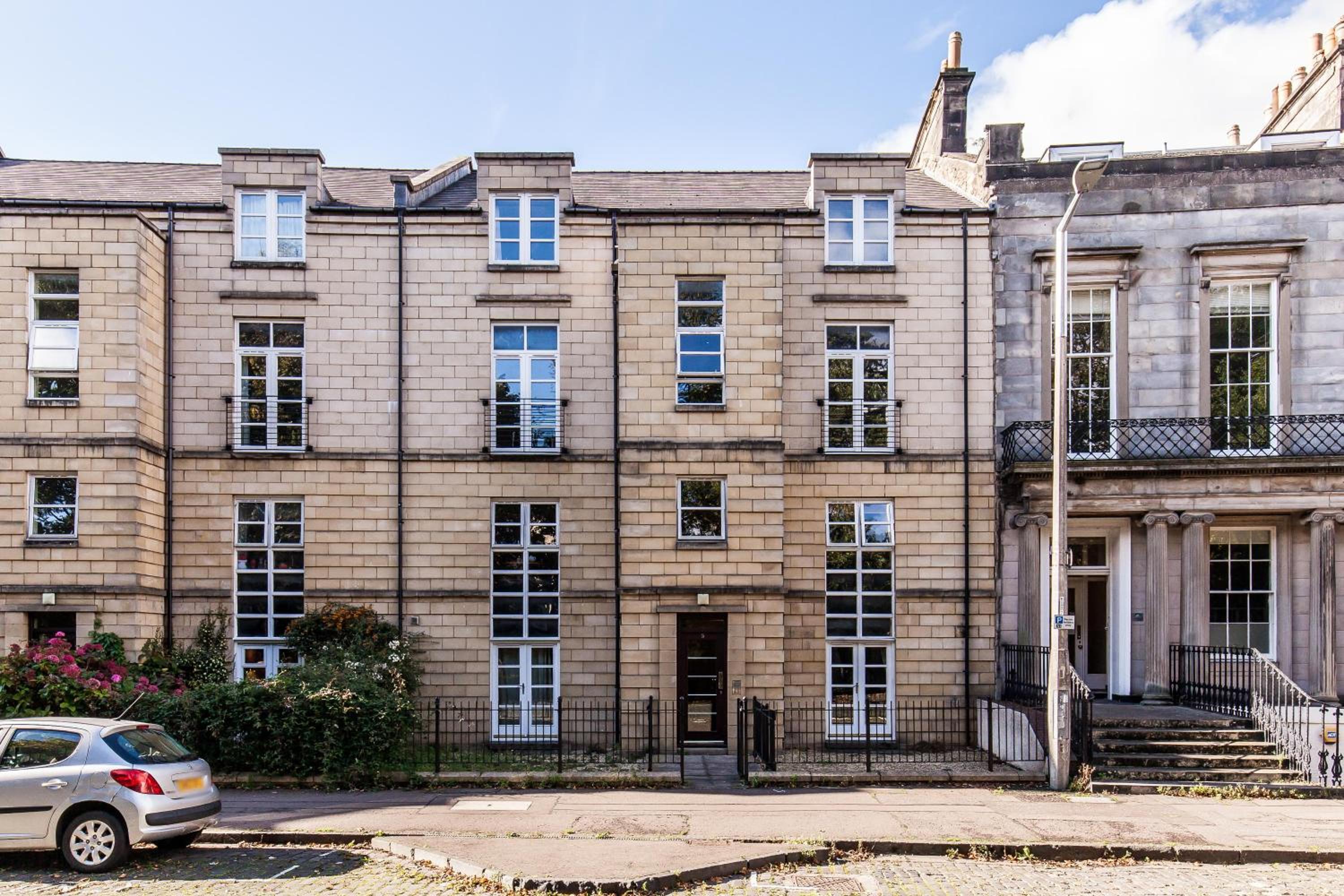 Luxury City Centre Apartment view 5