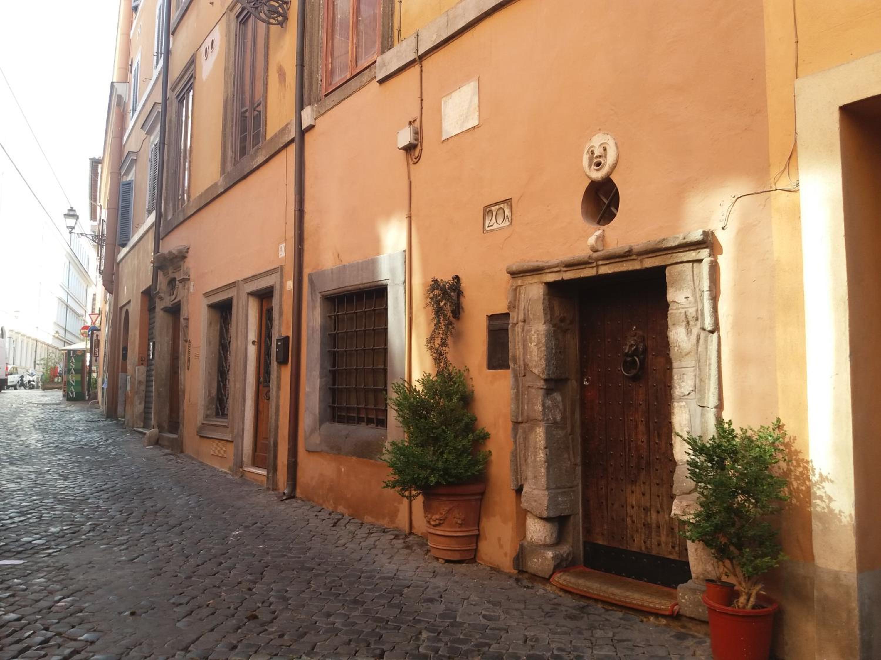Frangipane Apartment