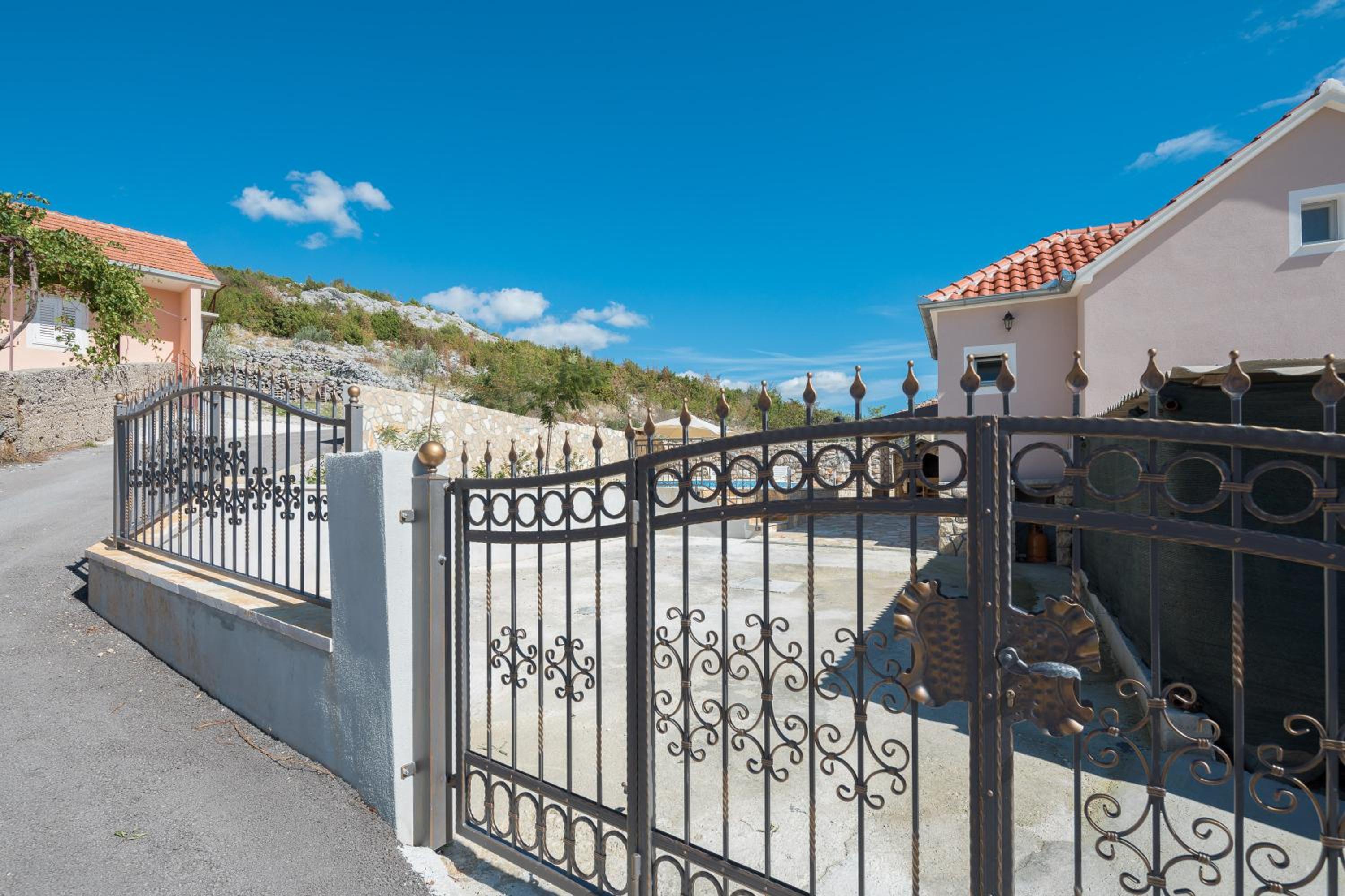 Hotel Villa Stara Kula - Image 1