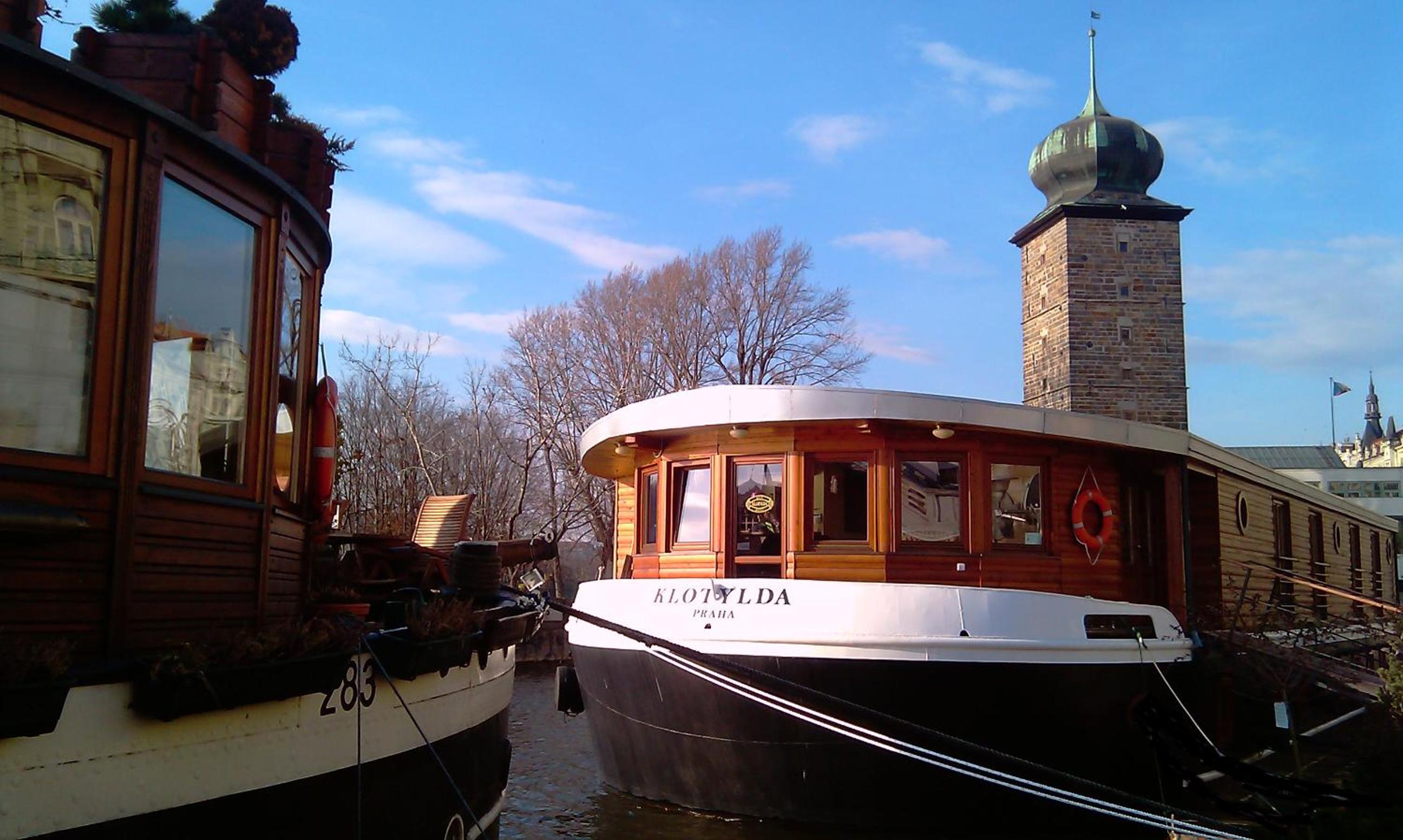 Boat Hotel Matylda