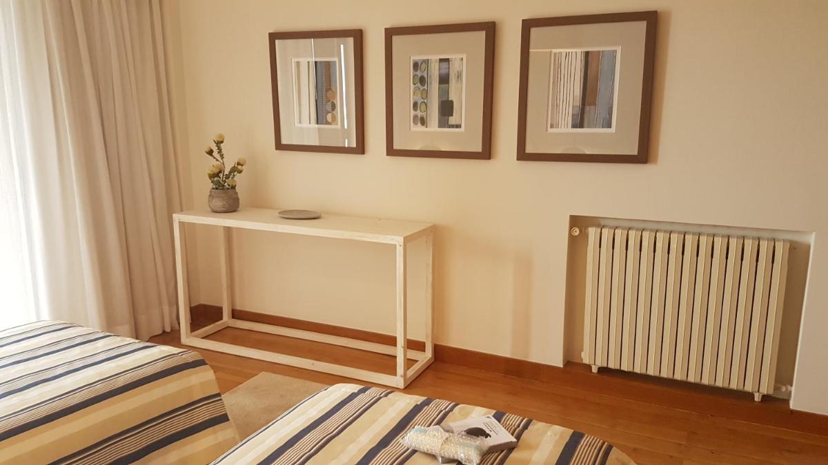 R House Central with seaview Cascais view 3