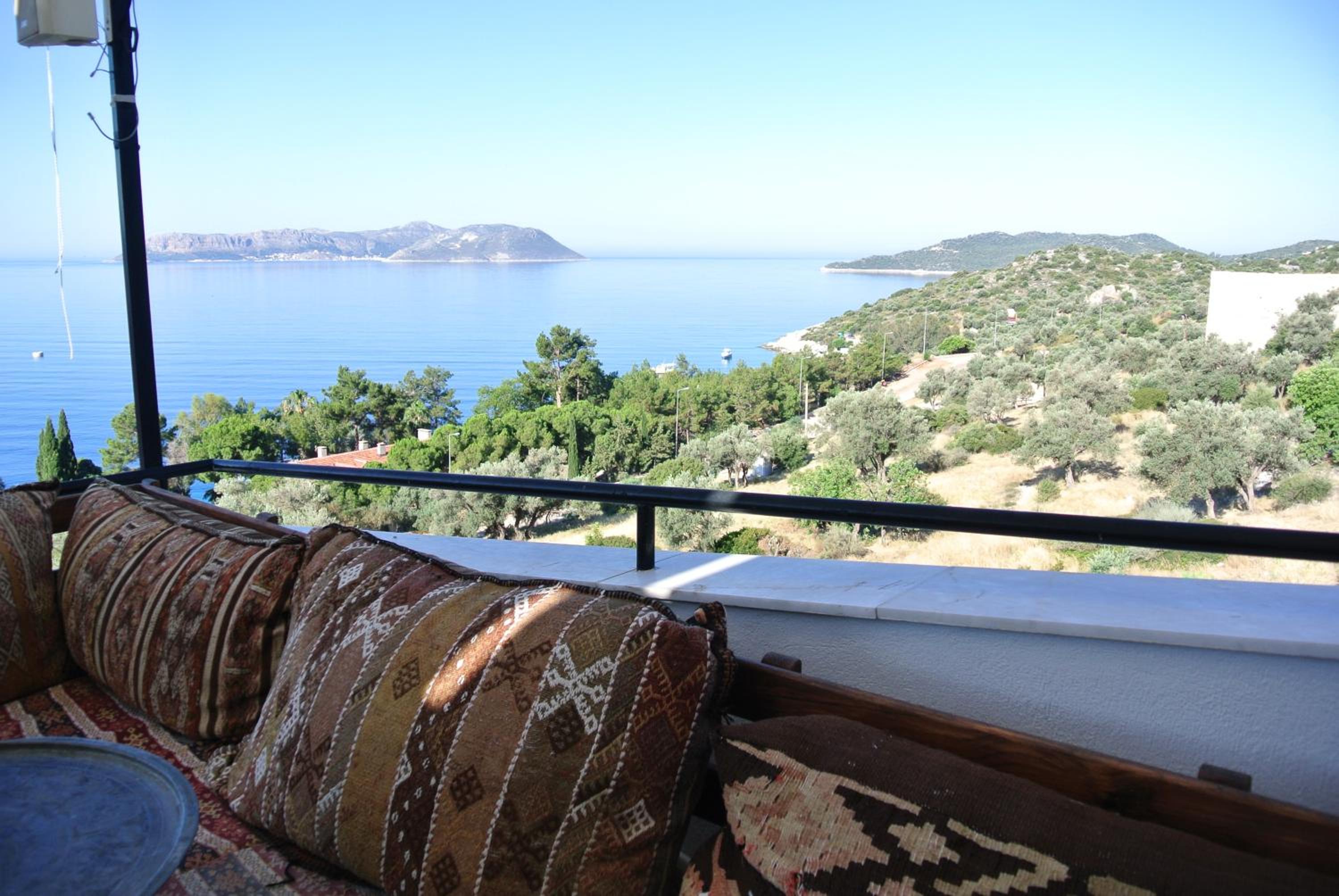 Hideaway - Image 166