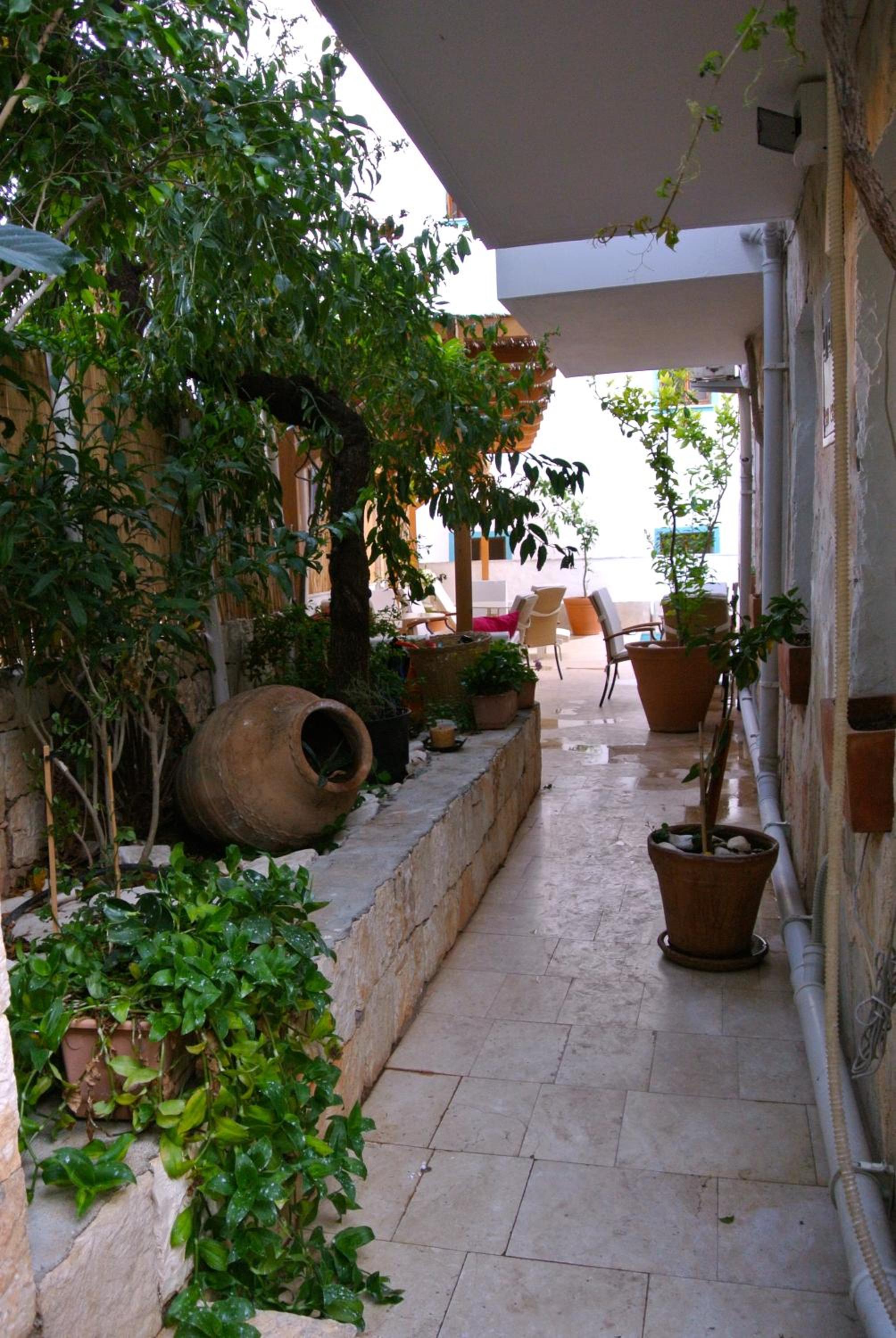 Hideaway - Image 161