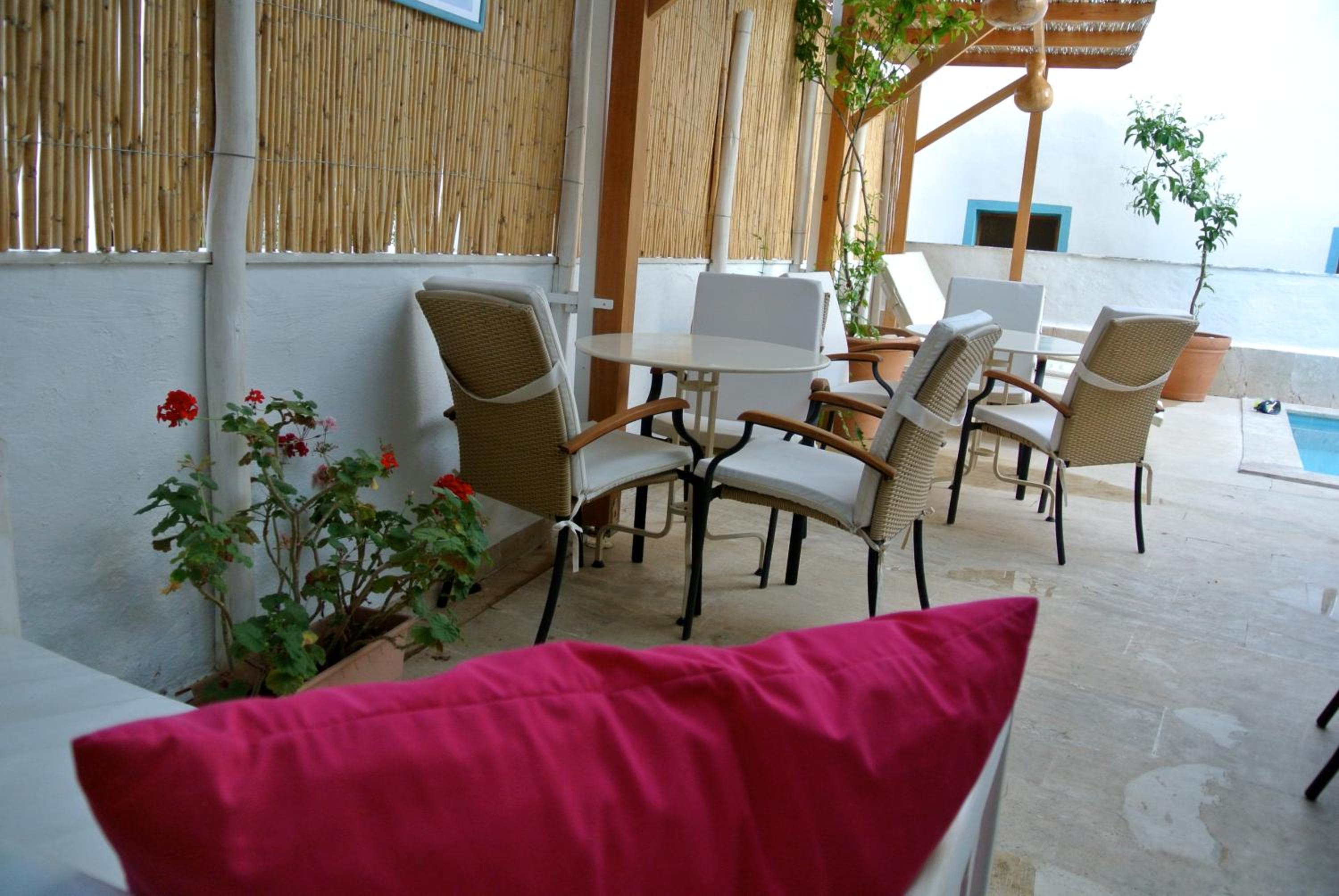 Hideaway - Image 162