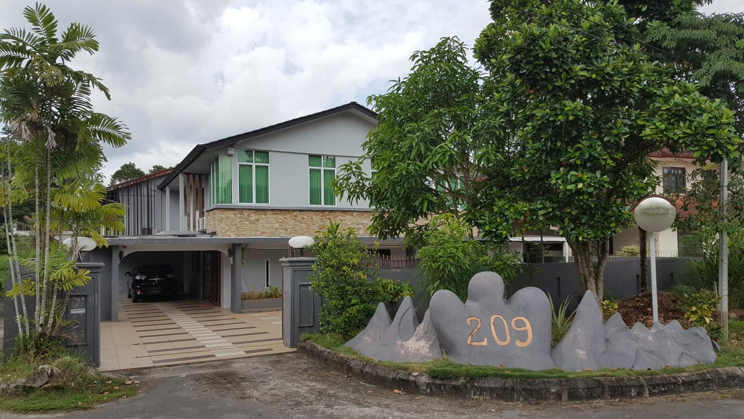 BL 209 photo 1