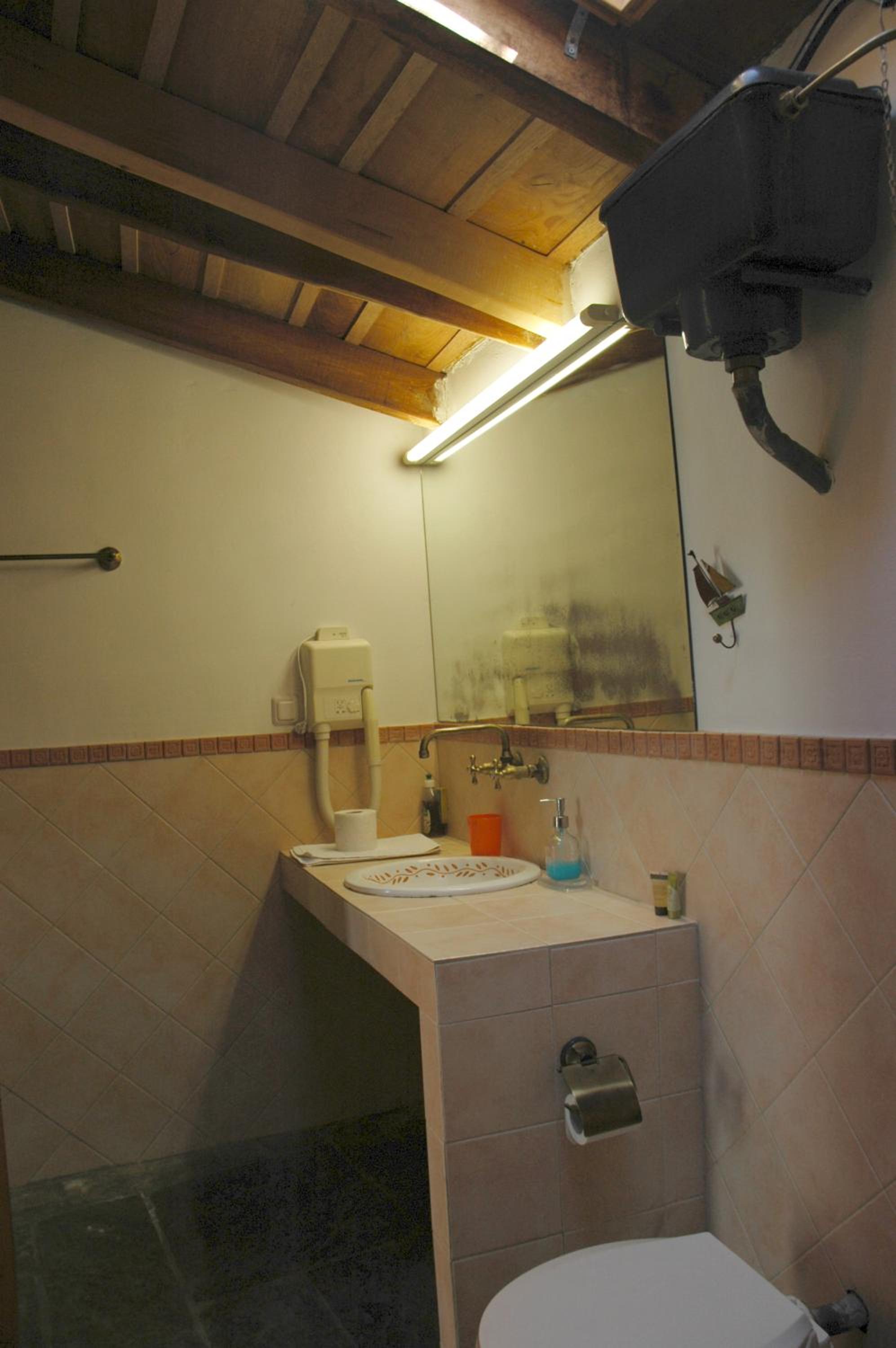Photo 33